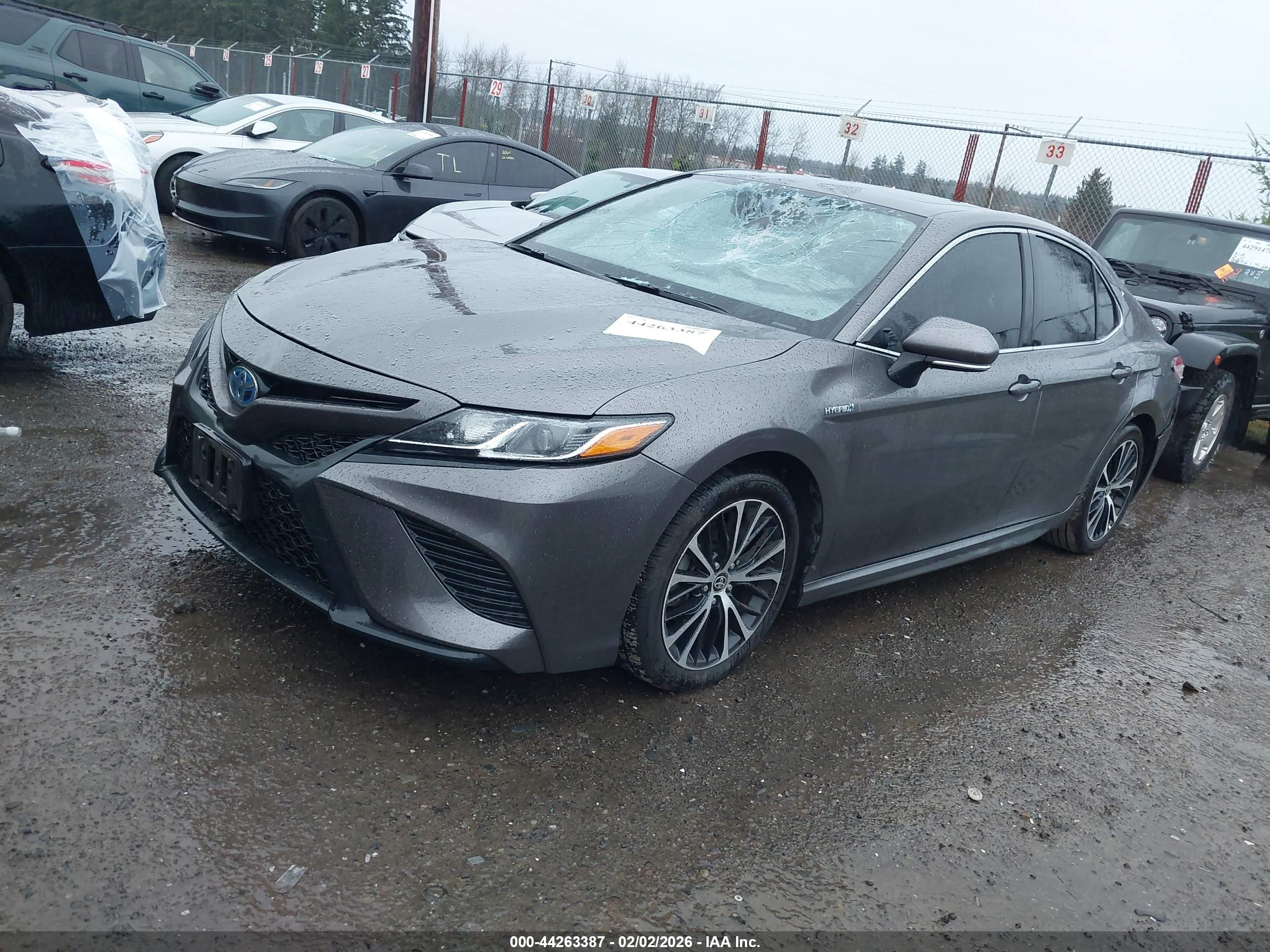 TOYOTA CAMRY image 2
