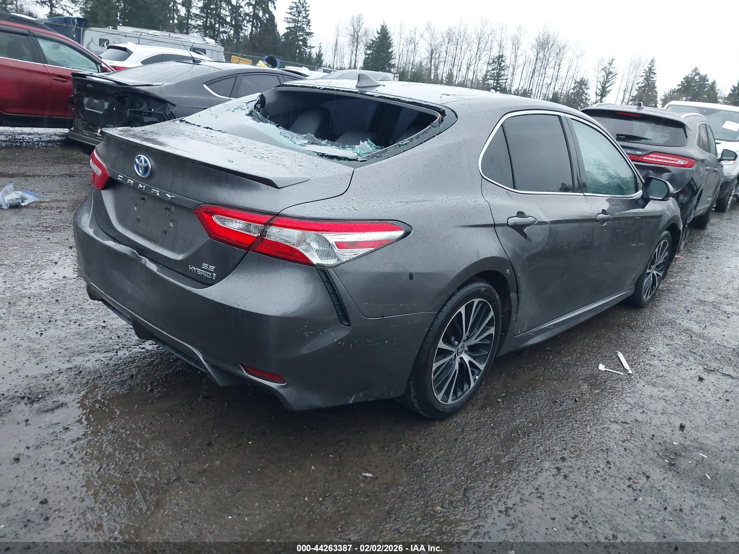 TOYOTA CAMRY image 4