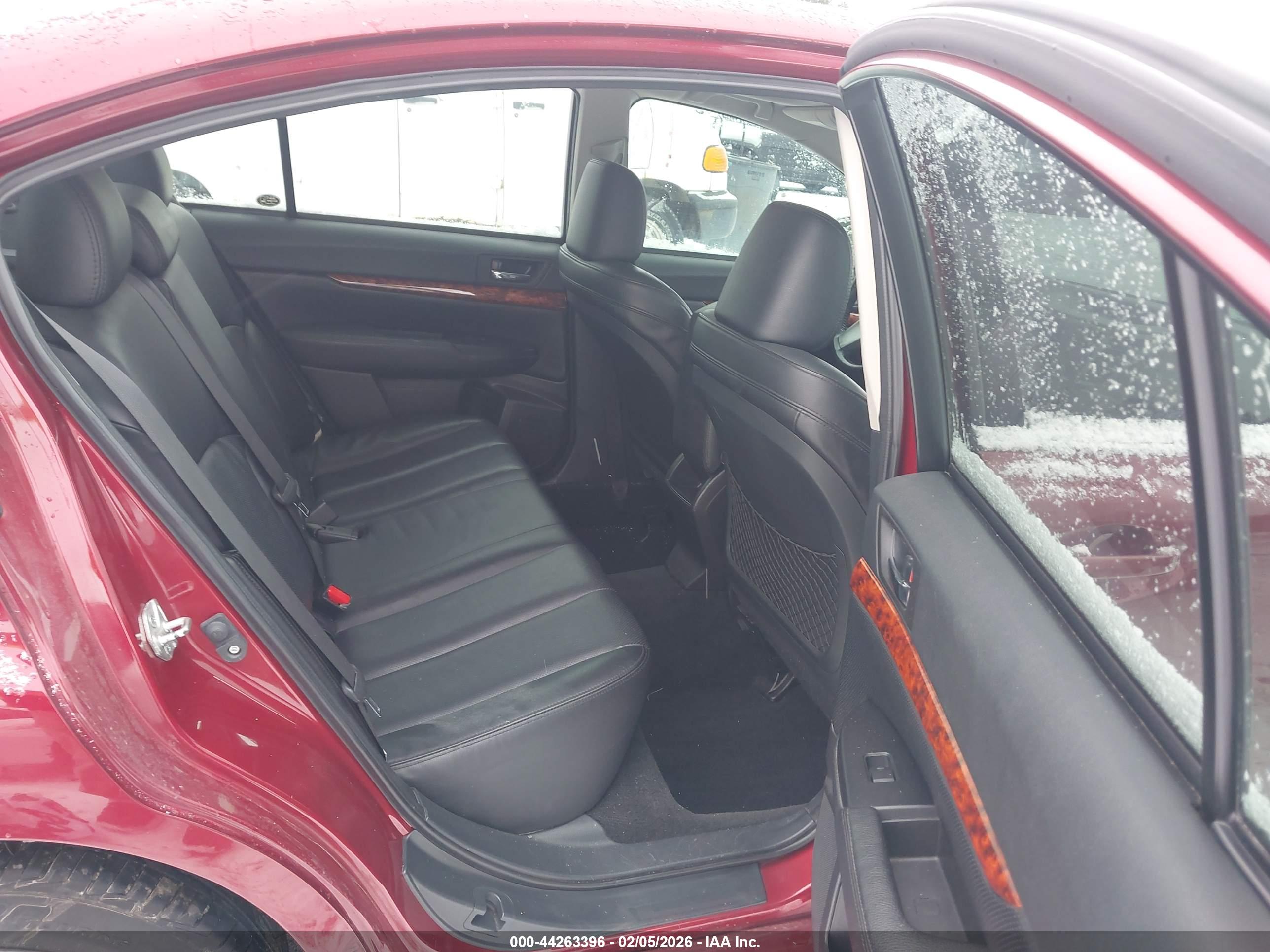 SUBARU LEGACY image 8