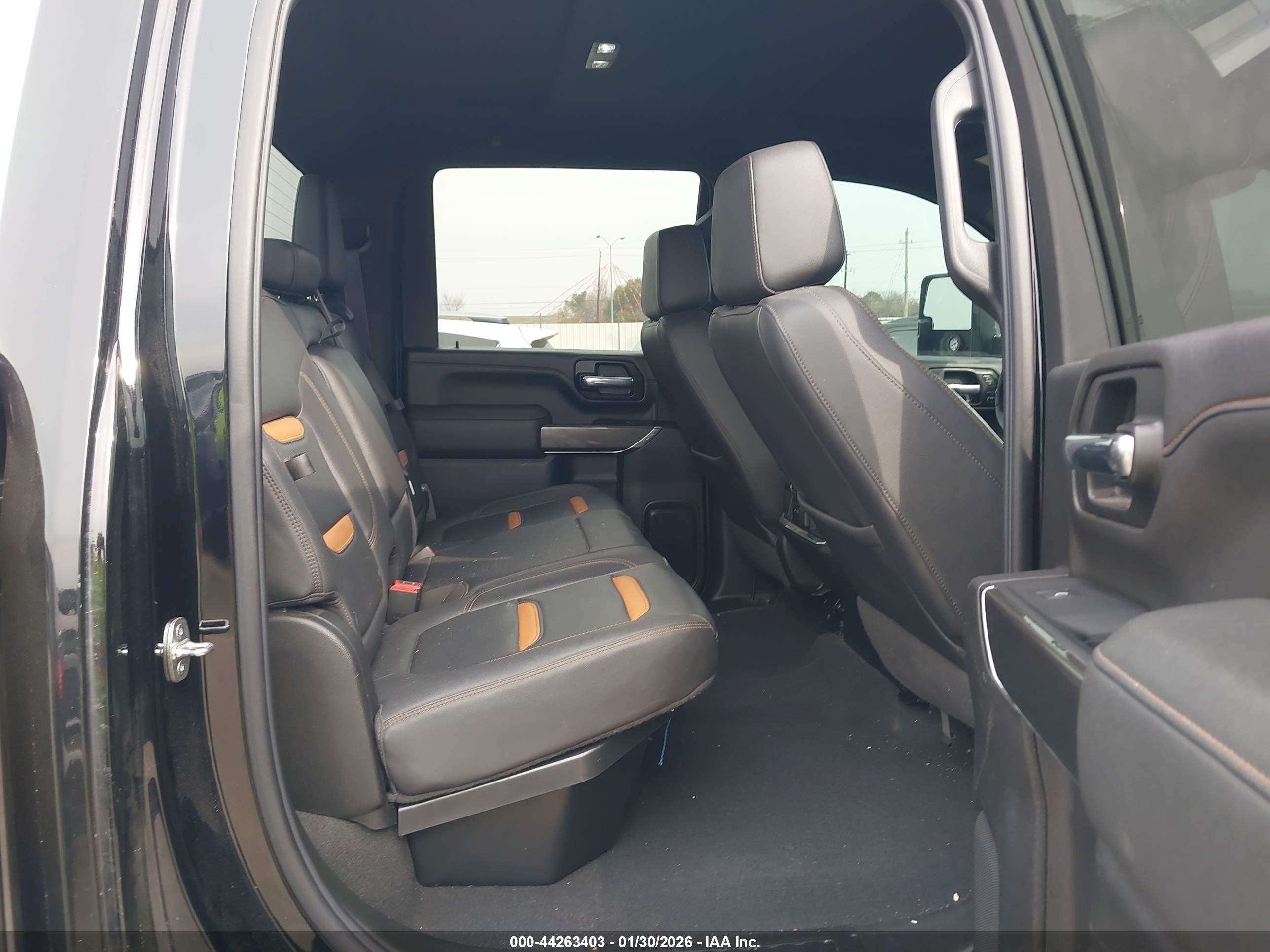 GMC SIERRA image 8
