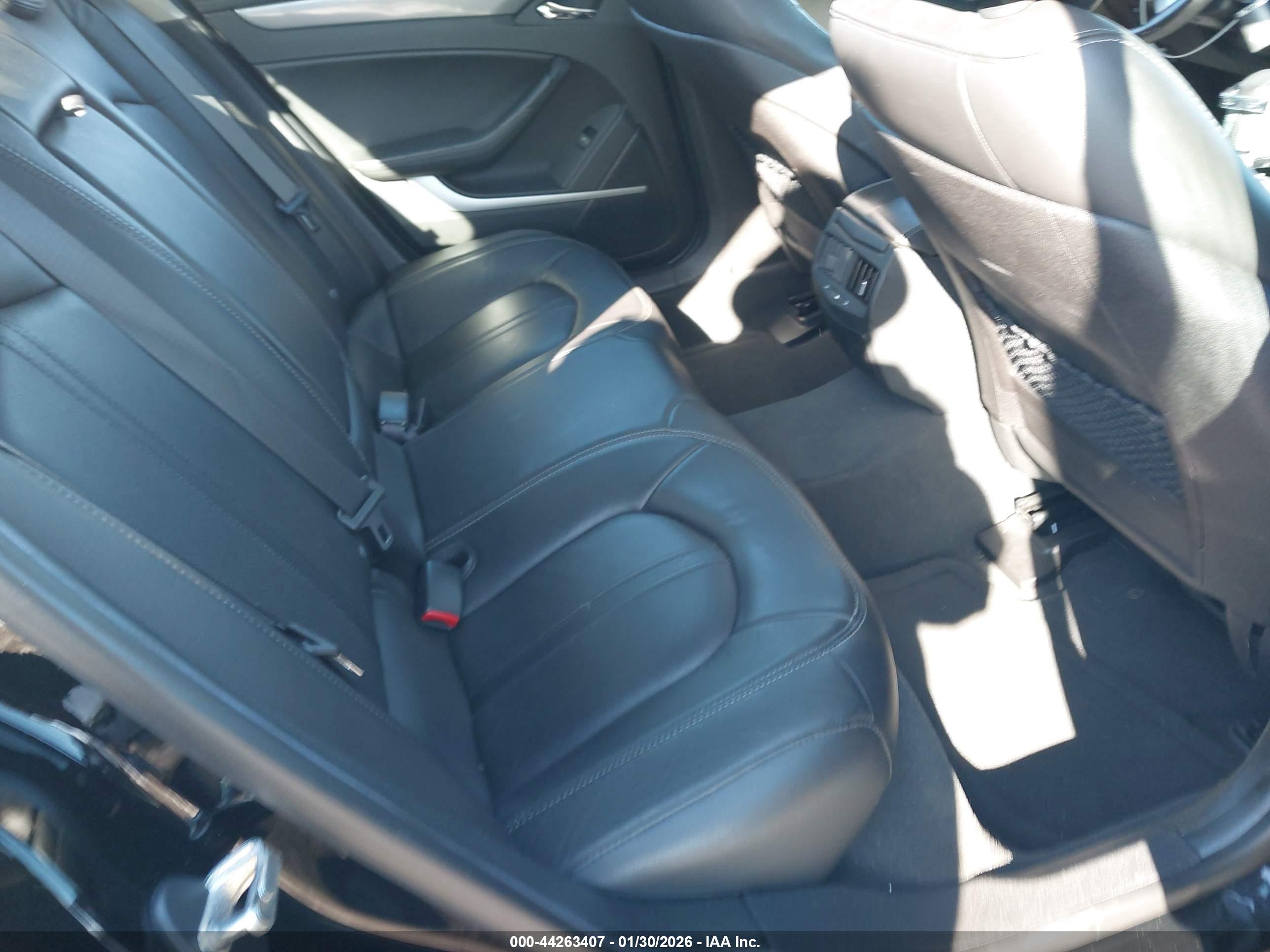 CADILLAC CTS image 8