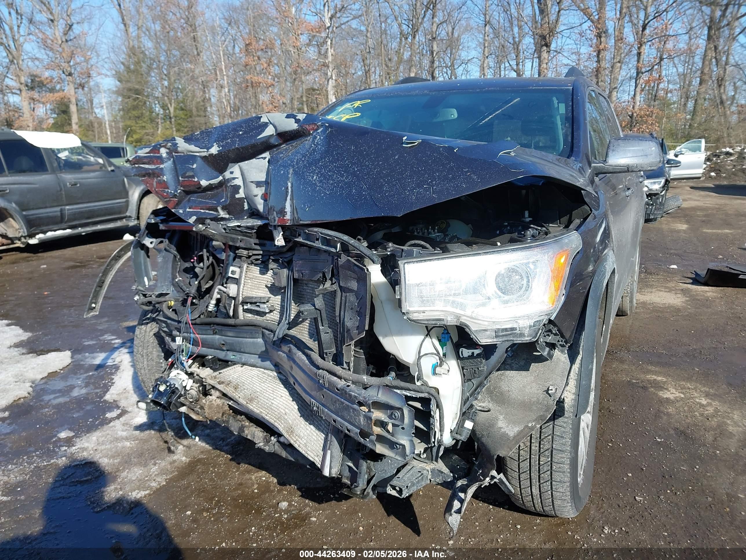 GMC ACADIA image 6