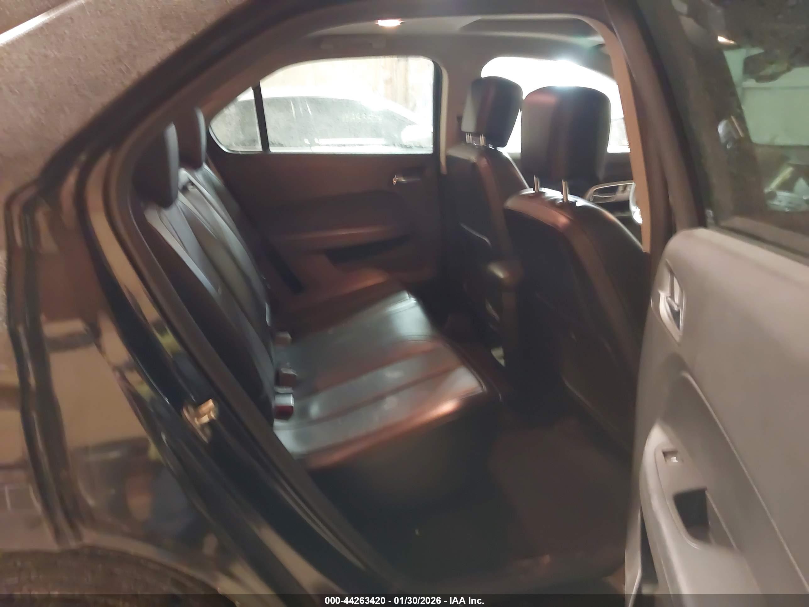 CHEVROLET EQUINOX image 8