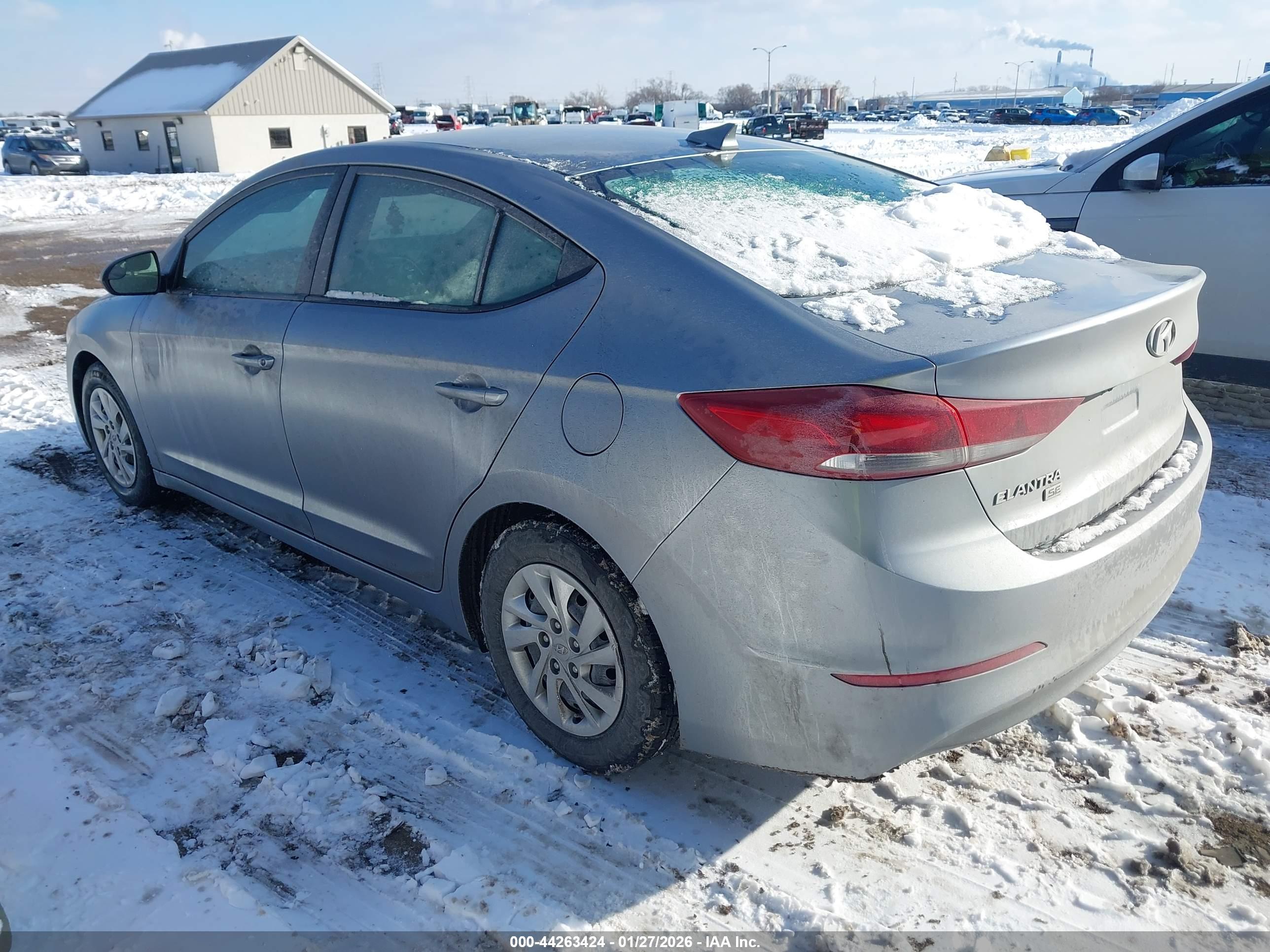 HYUNDAI ELANTRA image 3