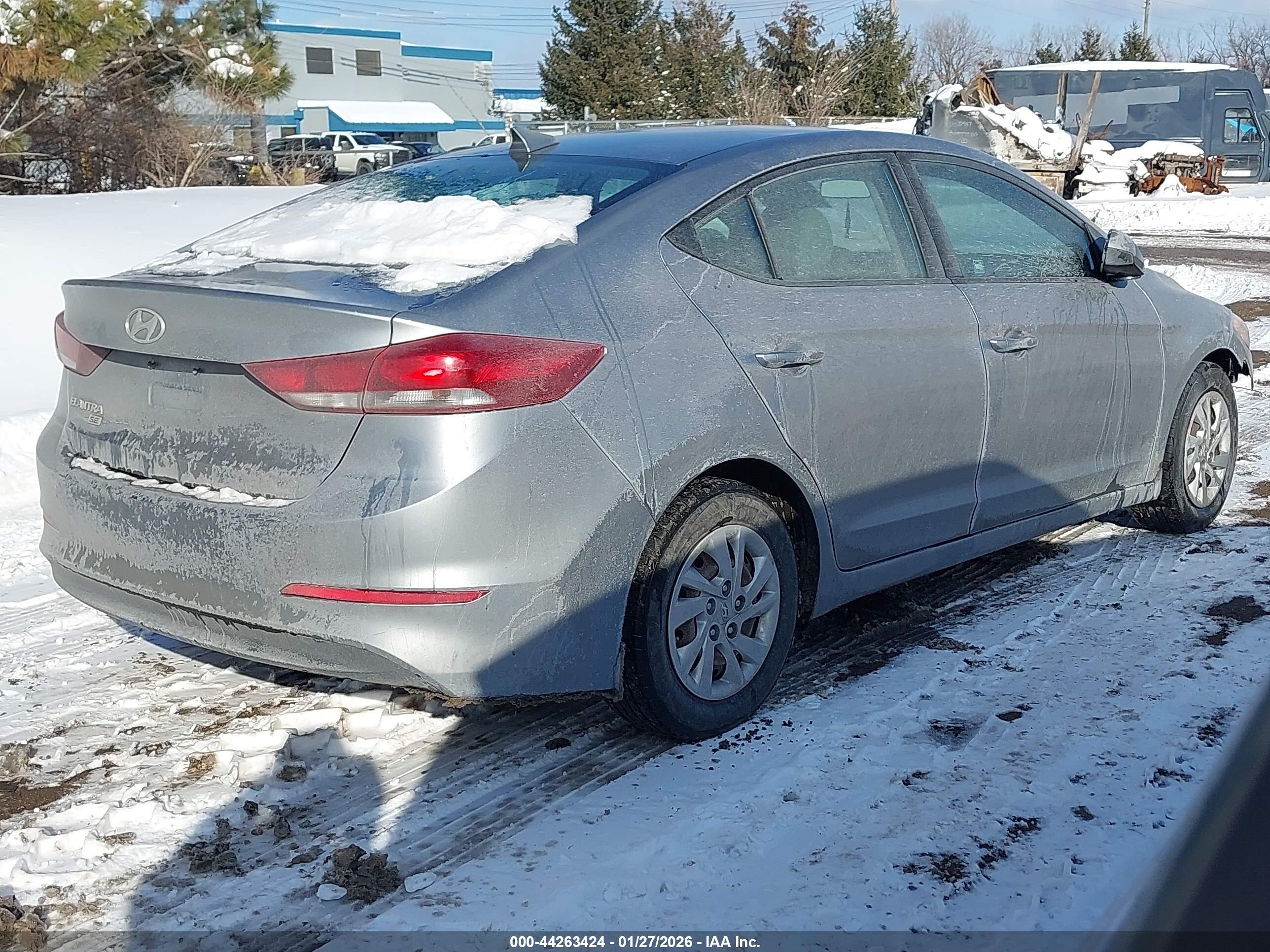 HYUNDAI ELANTRA image 4