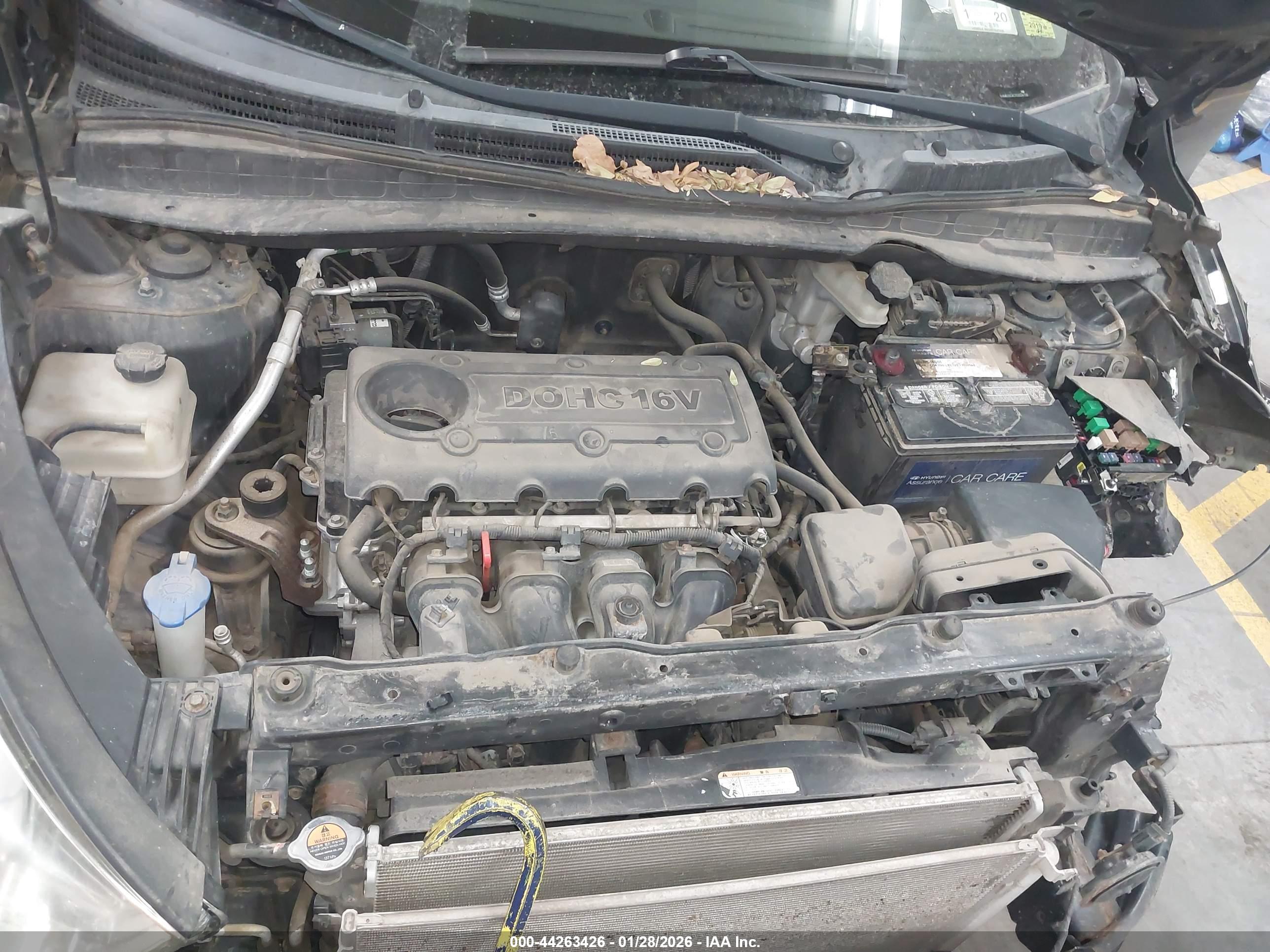 HYUNDAI TUCSON image 10