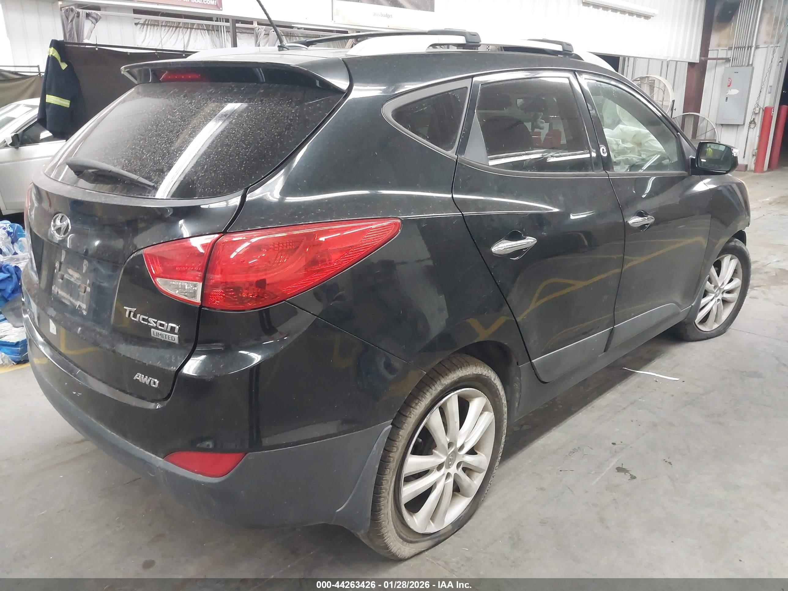 HYUNDAI TUCSON image 4