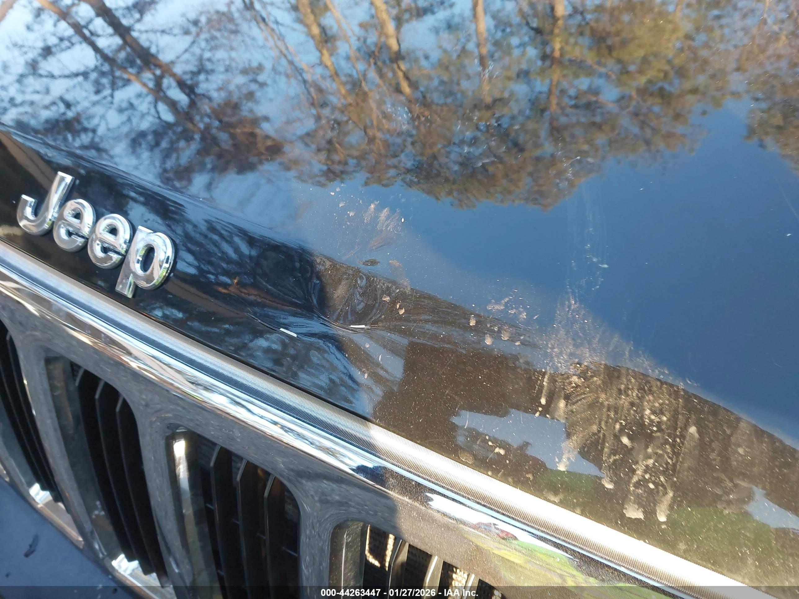 JEEP COMMANDER image 6