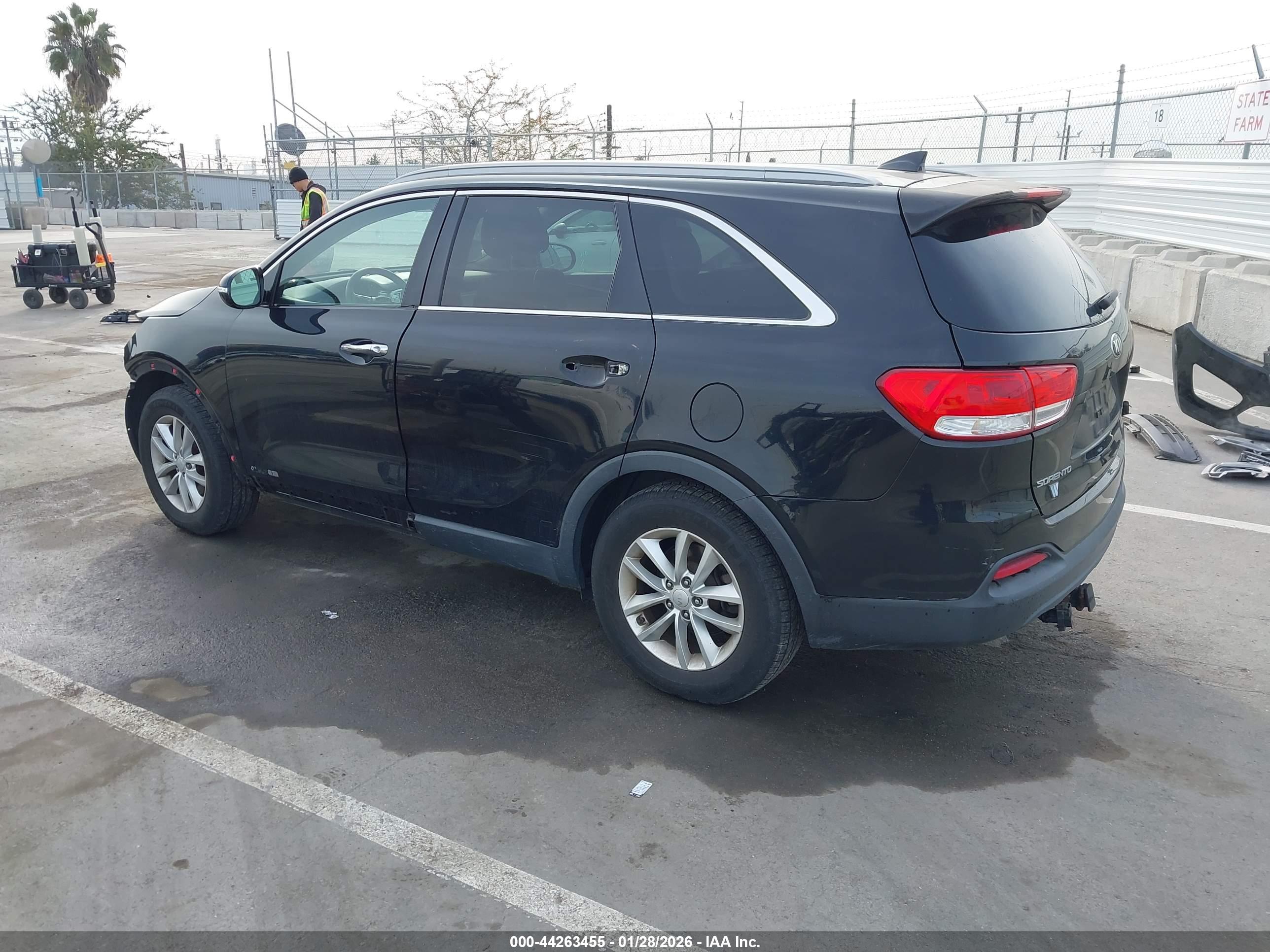 KIA SORENTO image 3