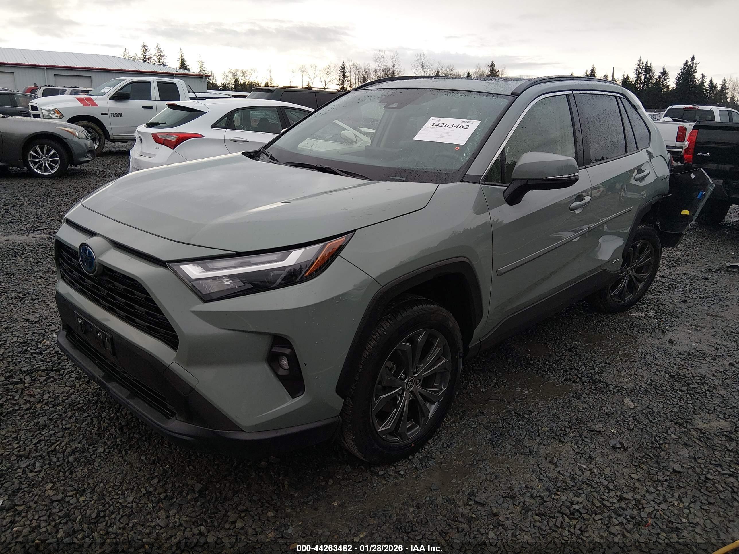 TOYOTA RAV4 image 2