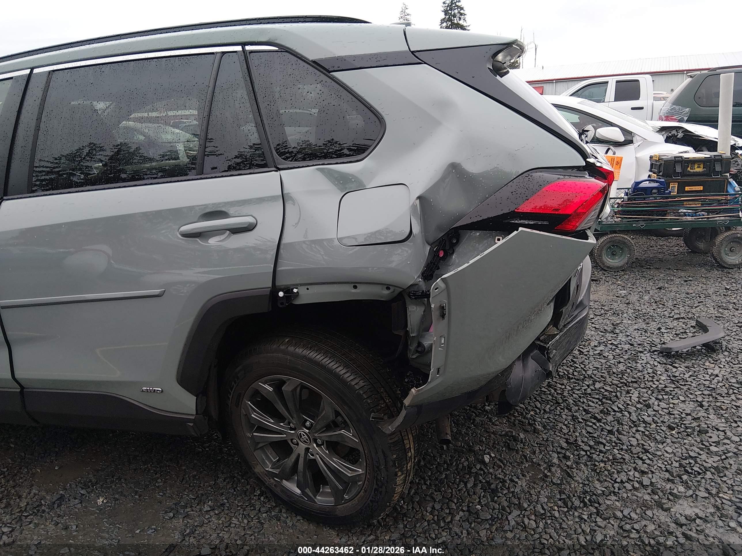 TOYOTA RAV4 image 6