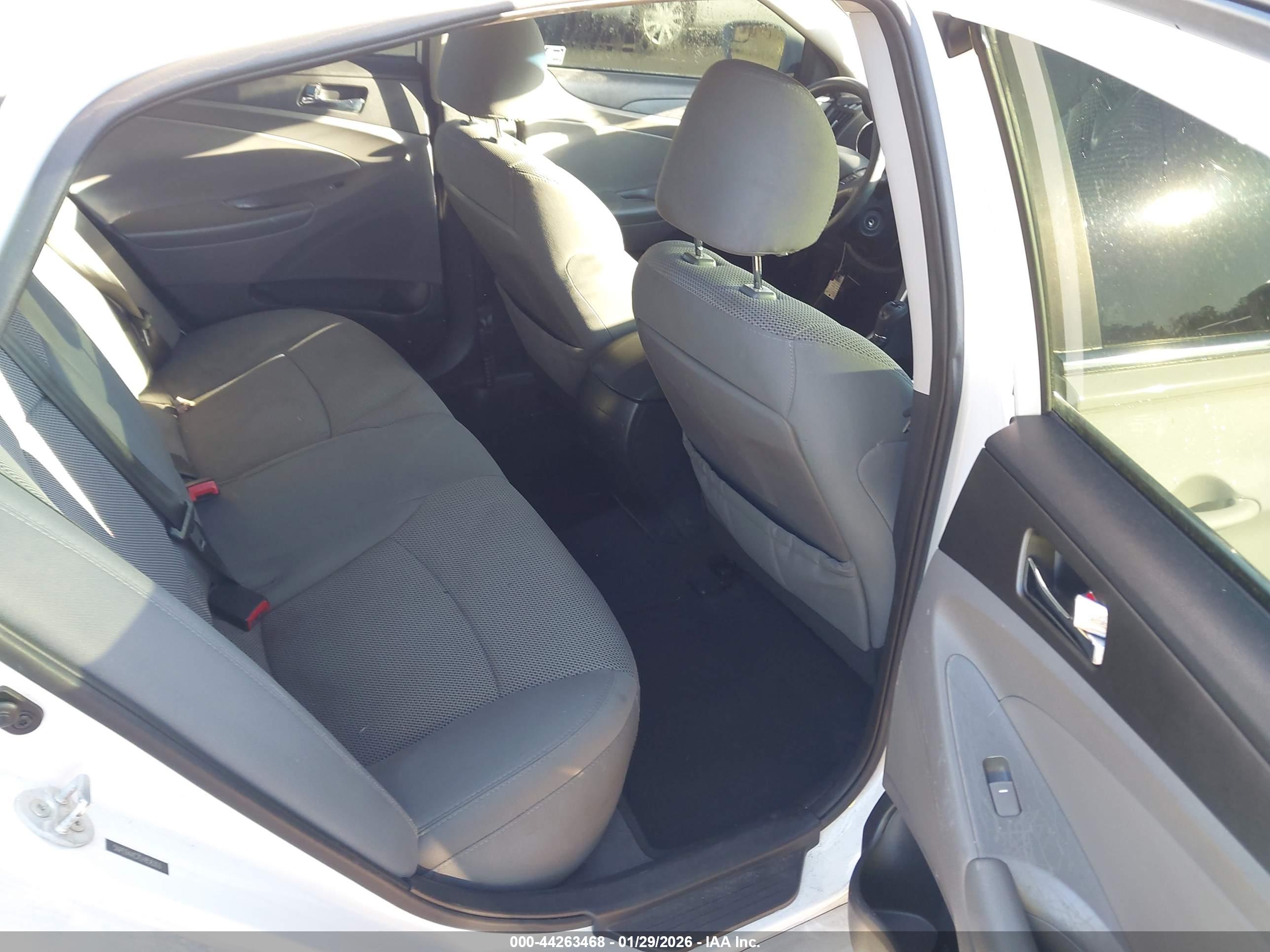 HYUNDAI SONATA image 8