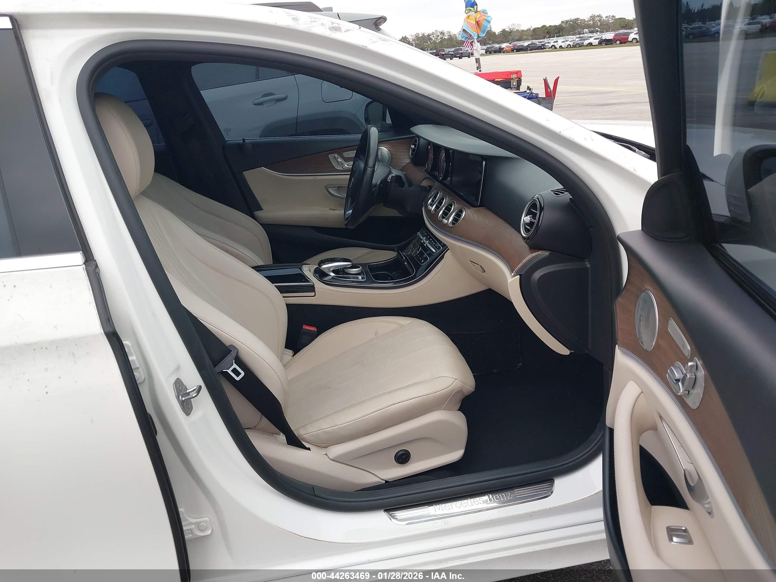MERCEDES-BENZ E image 5