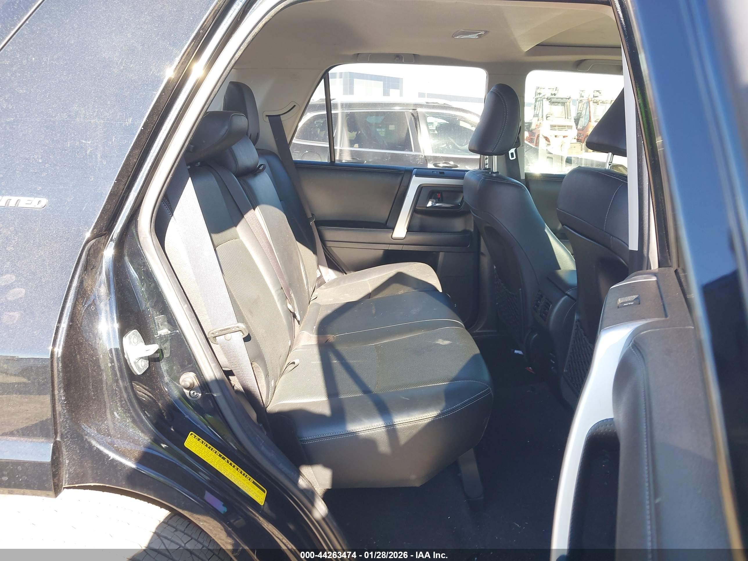 TOYOTA 4RUNNER image 8