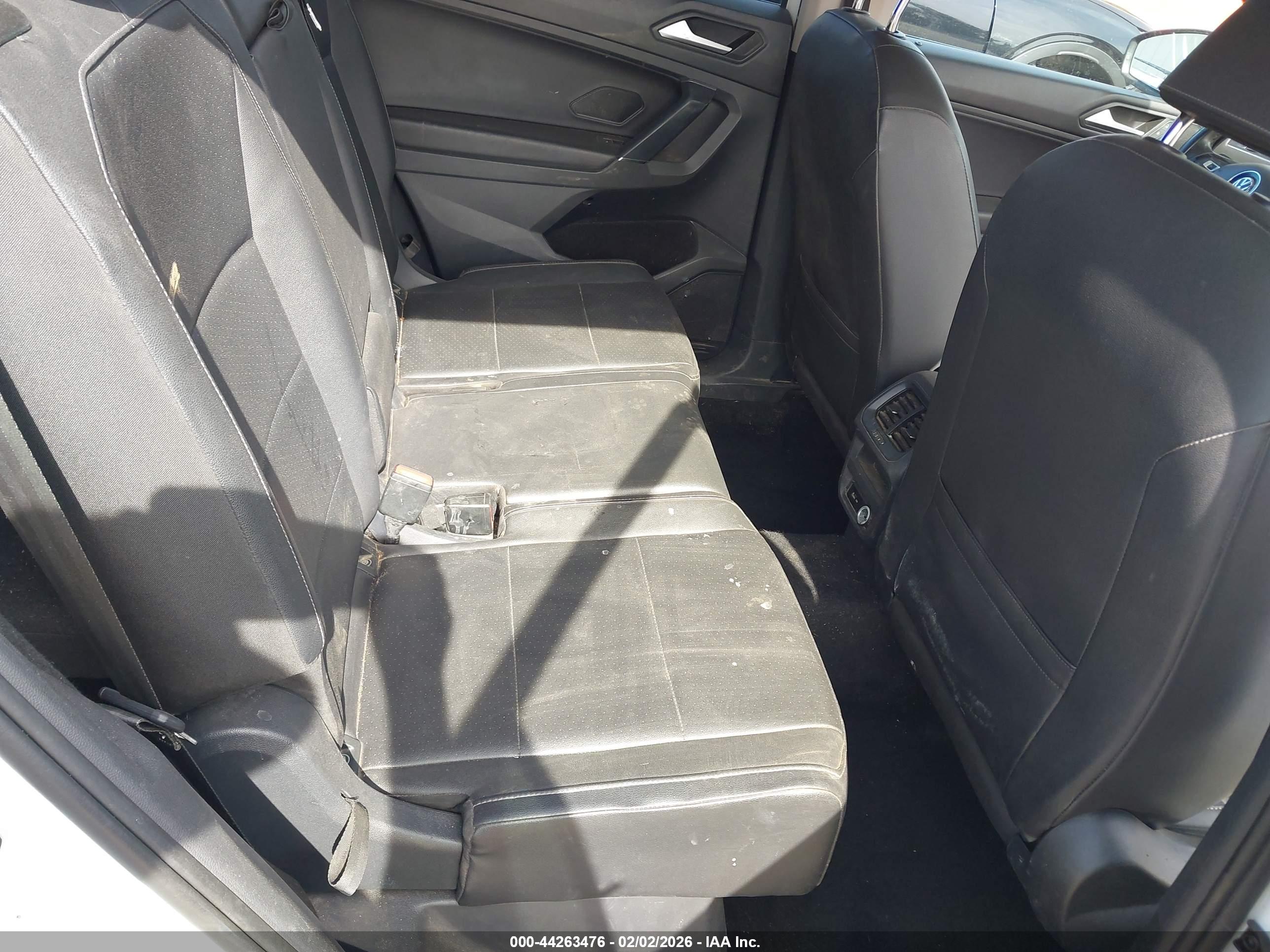 VOLKSWAGEN TIGUAN image 8