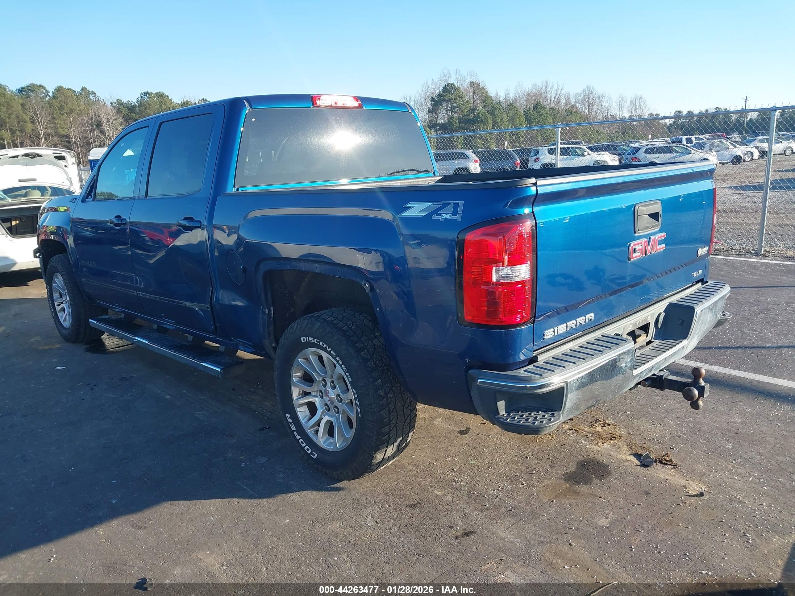 GMC SIERRA image 3