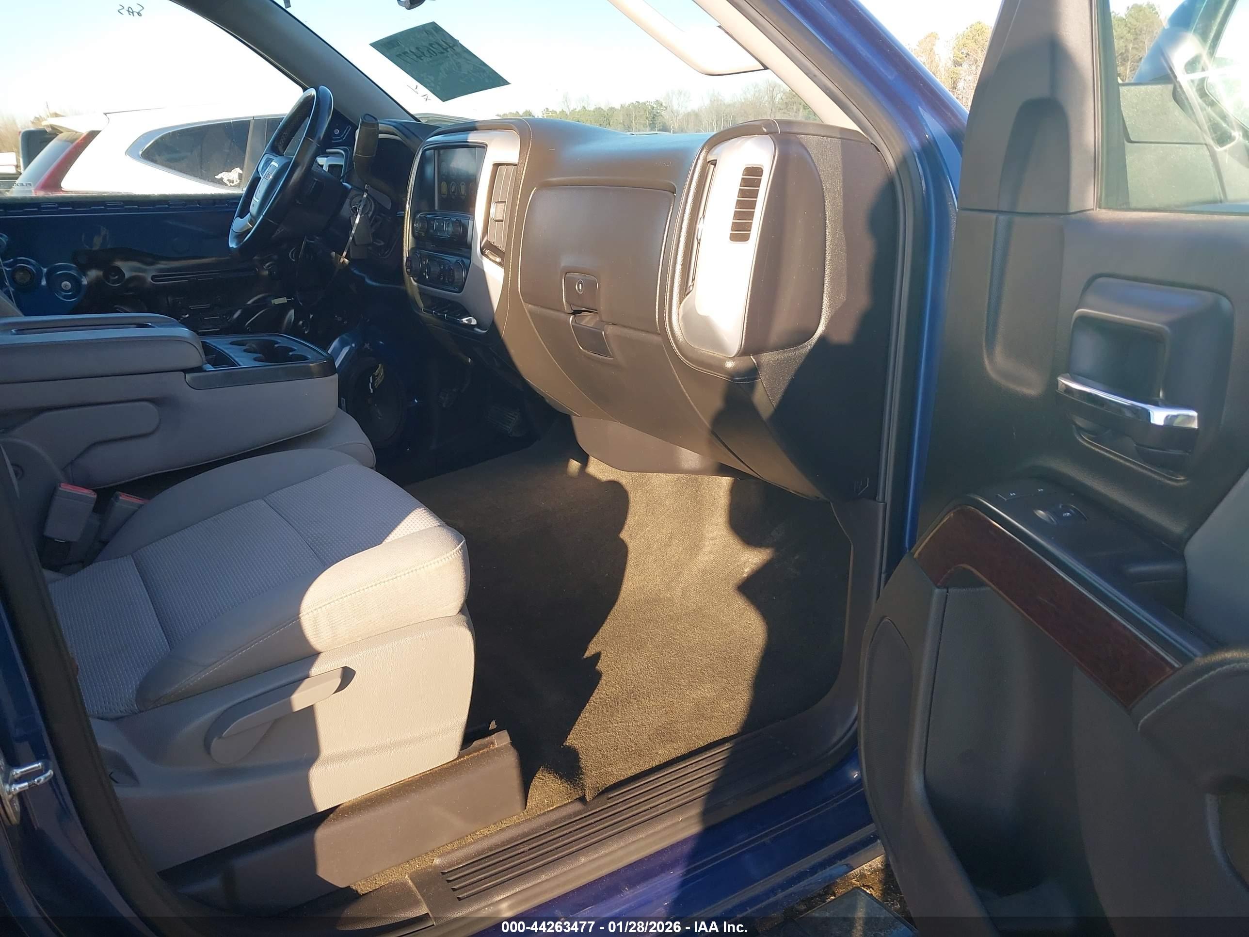 GMC SIERRA image 5