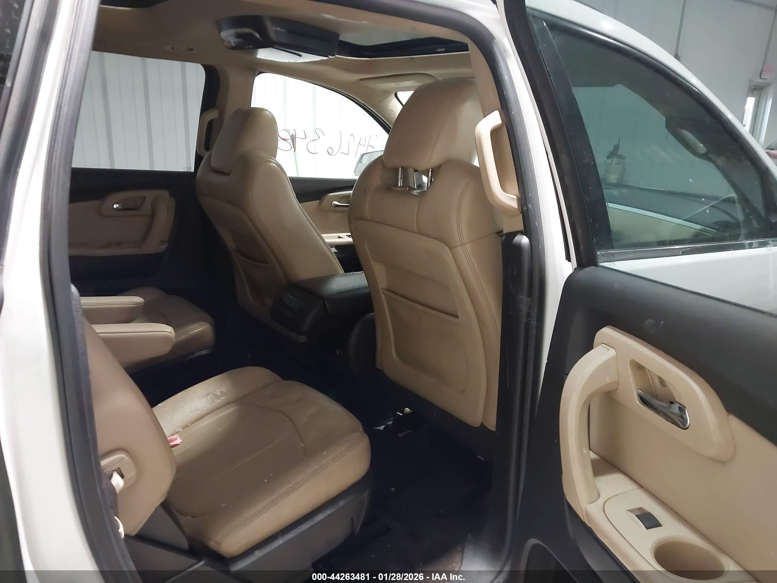 CHEVROLET TRAVERSE image 8