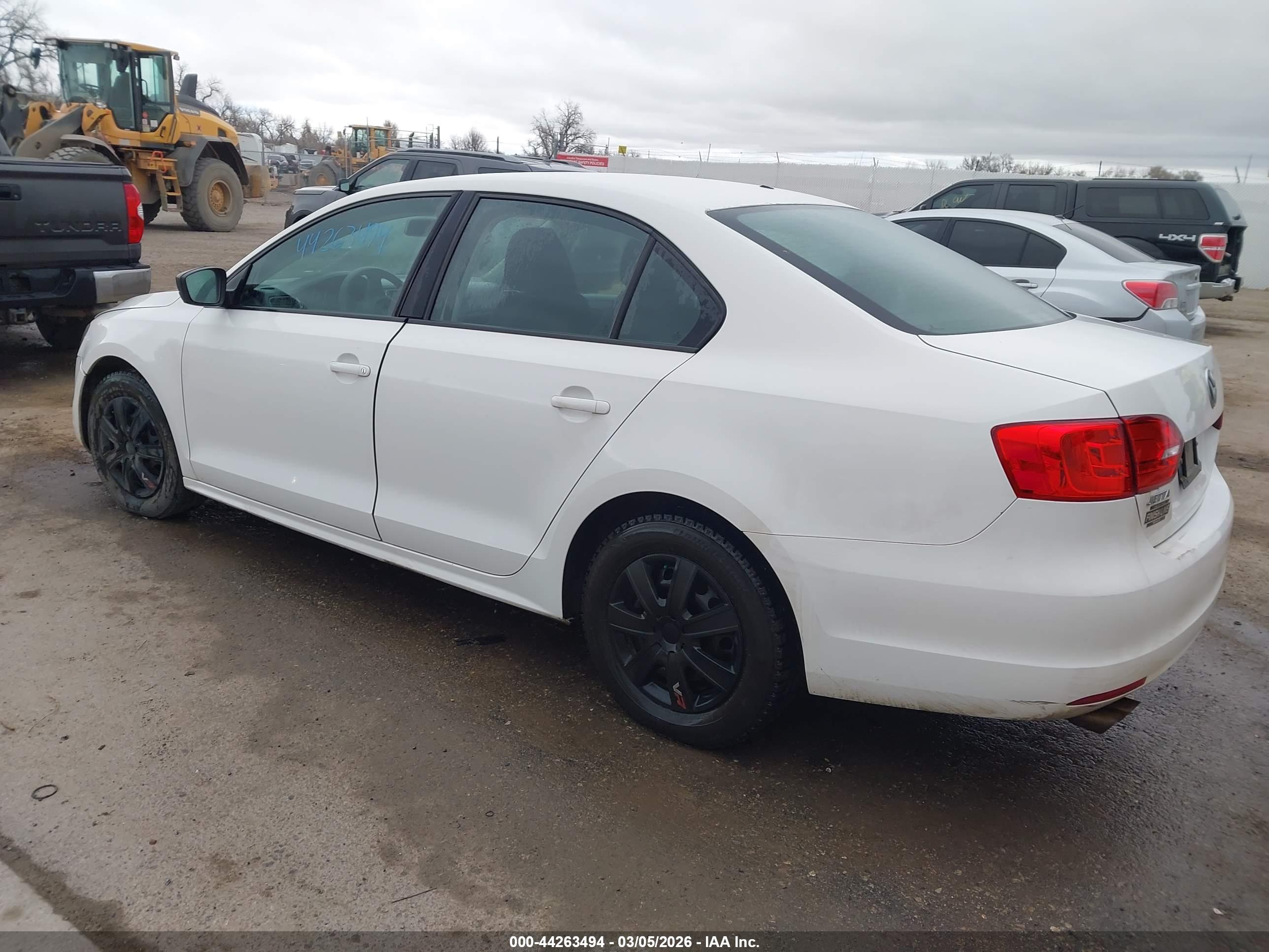 VOLKSWAGEN JETTA image 3