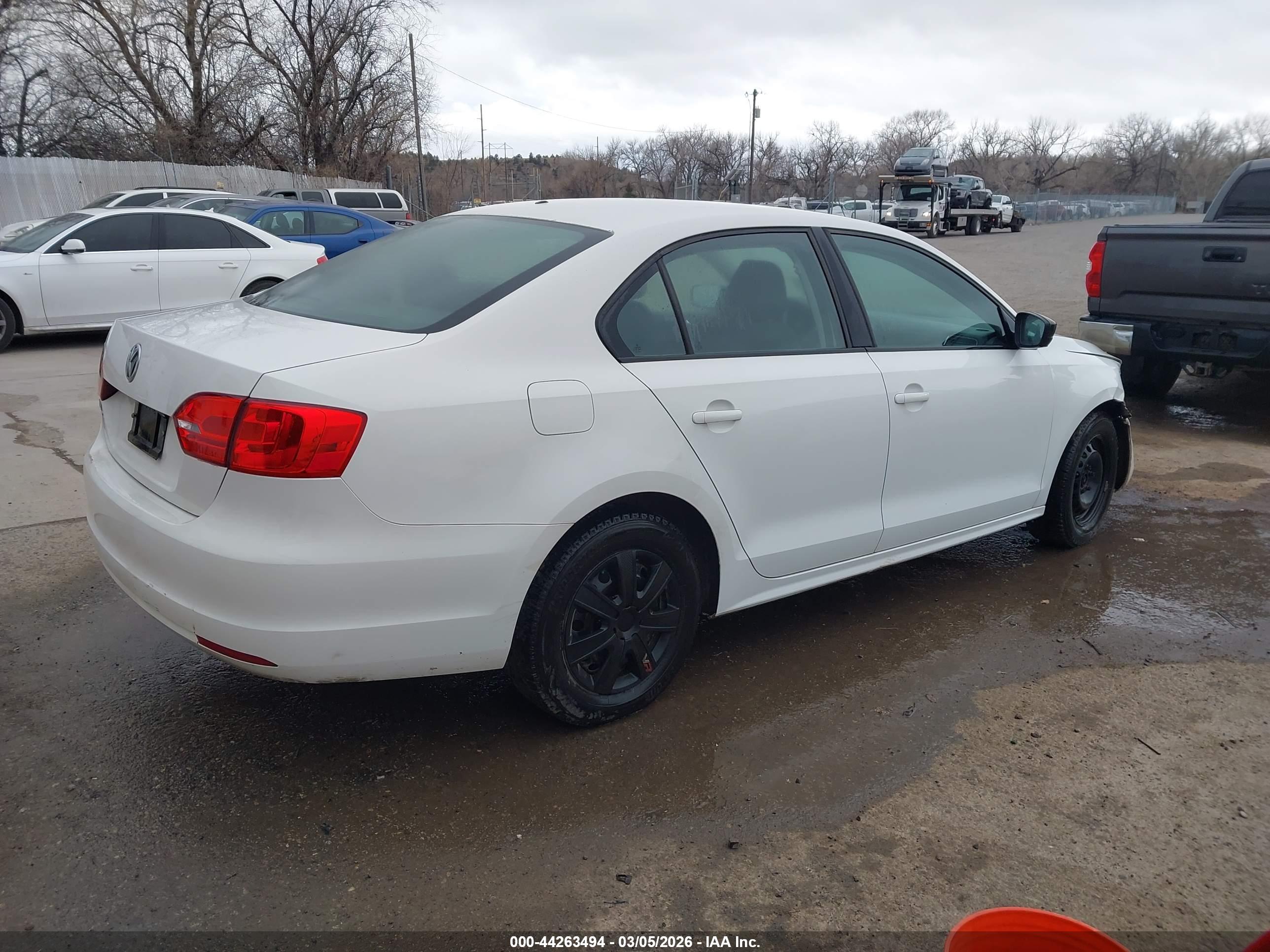 VOLKSWAGEN JETTA image 4
