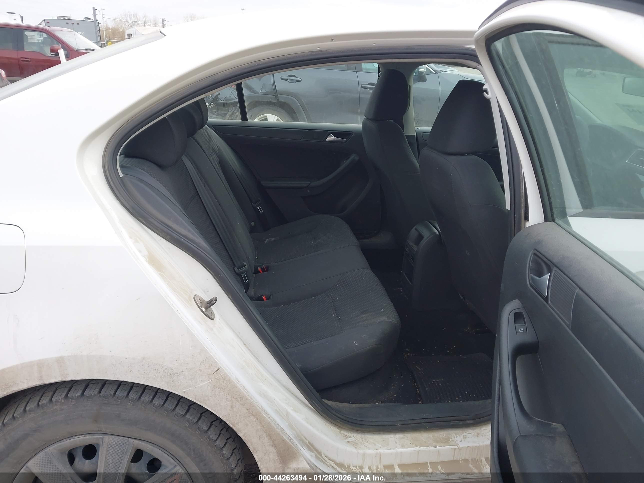 VOLKSWAGEN JETTA image 8