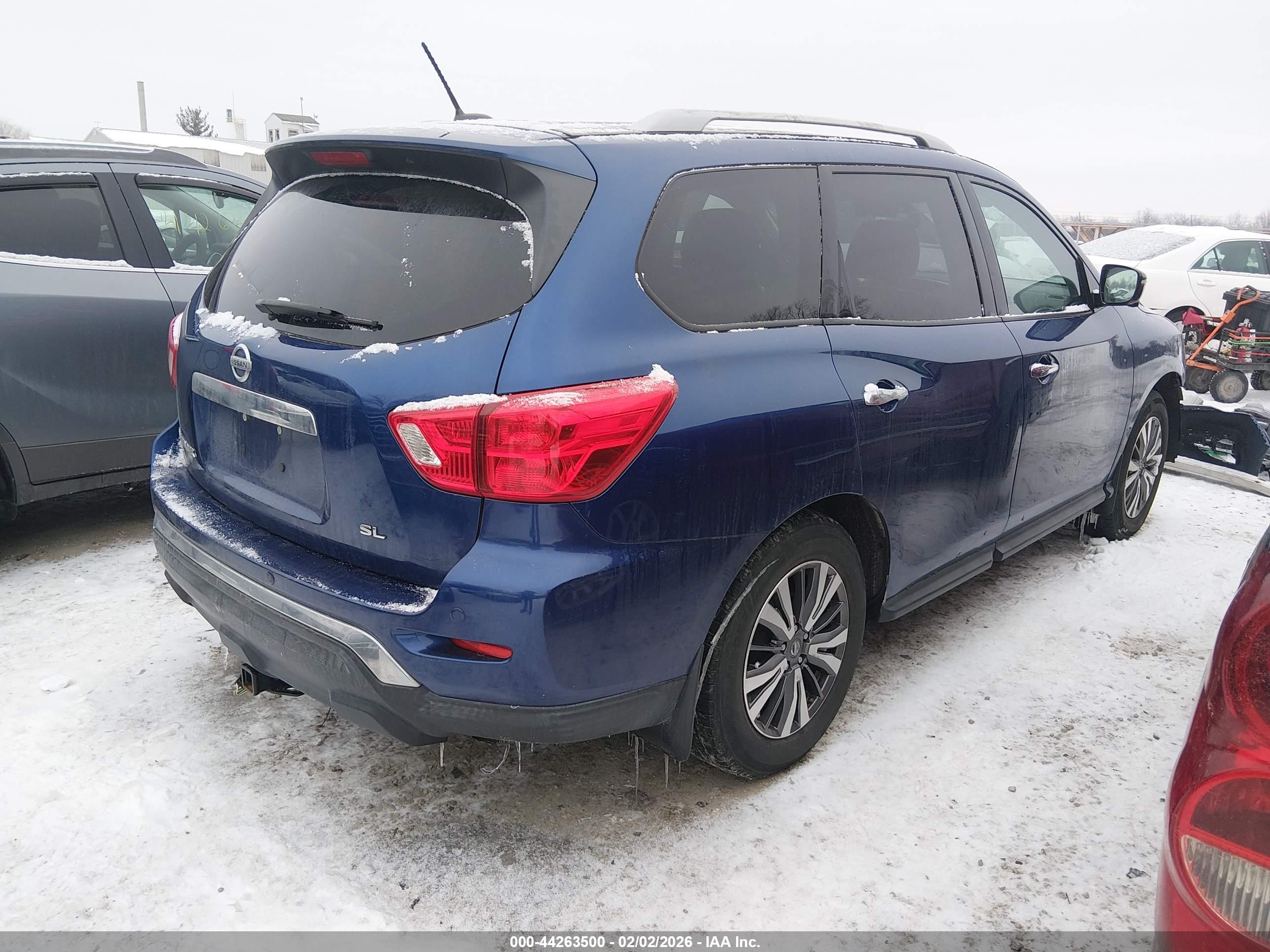 NISSAN PATHFINDER image 4