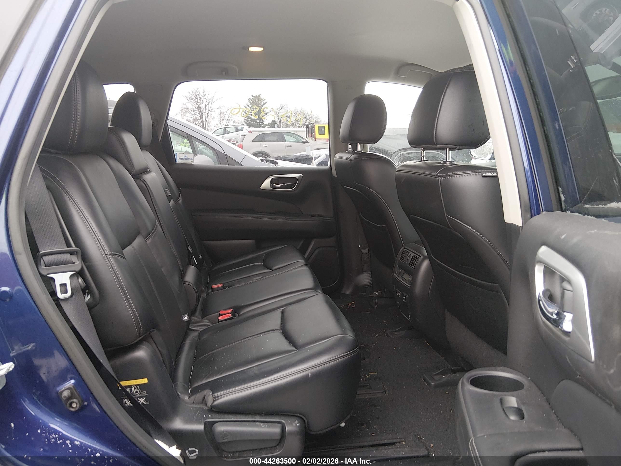 NISSAN PATHFINDER image 8