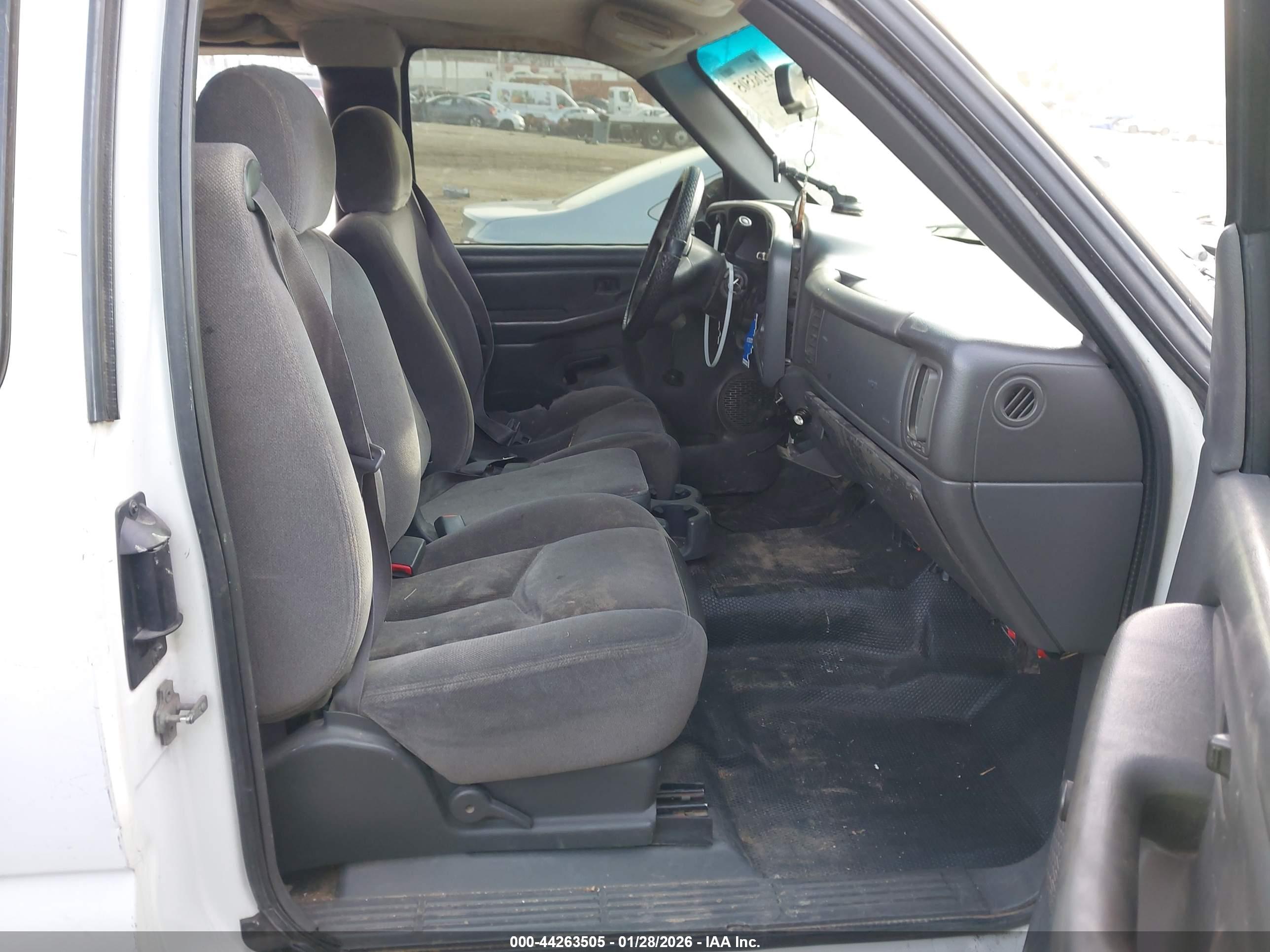 GMC SIERRA image 5