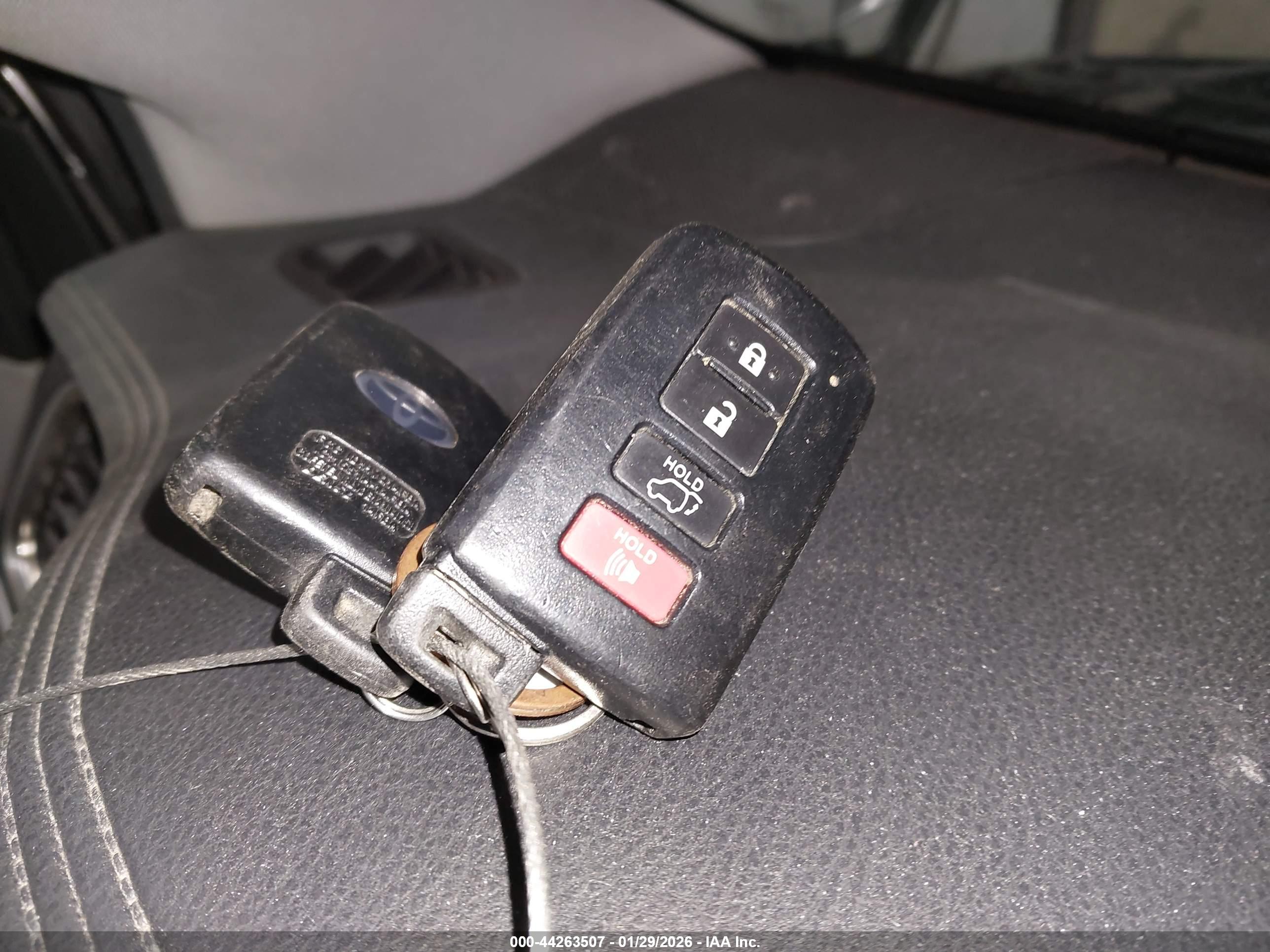 TOYOTA HIGHLANDER image 11