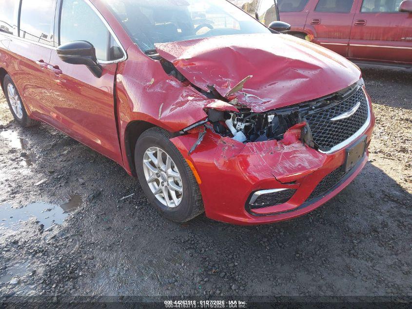 CHRYSLER PACIFICA image 6