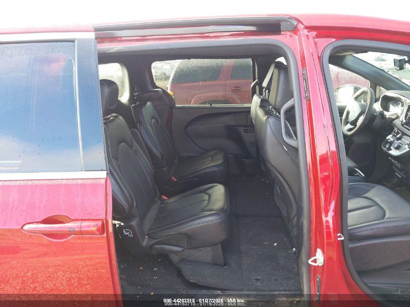 CHRYSLER PACIFICA image 8