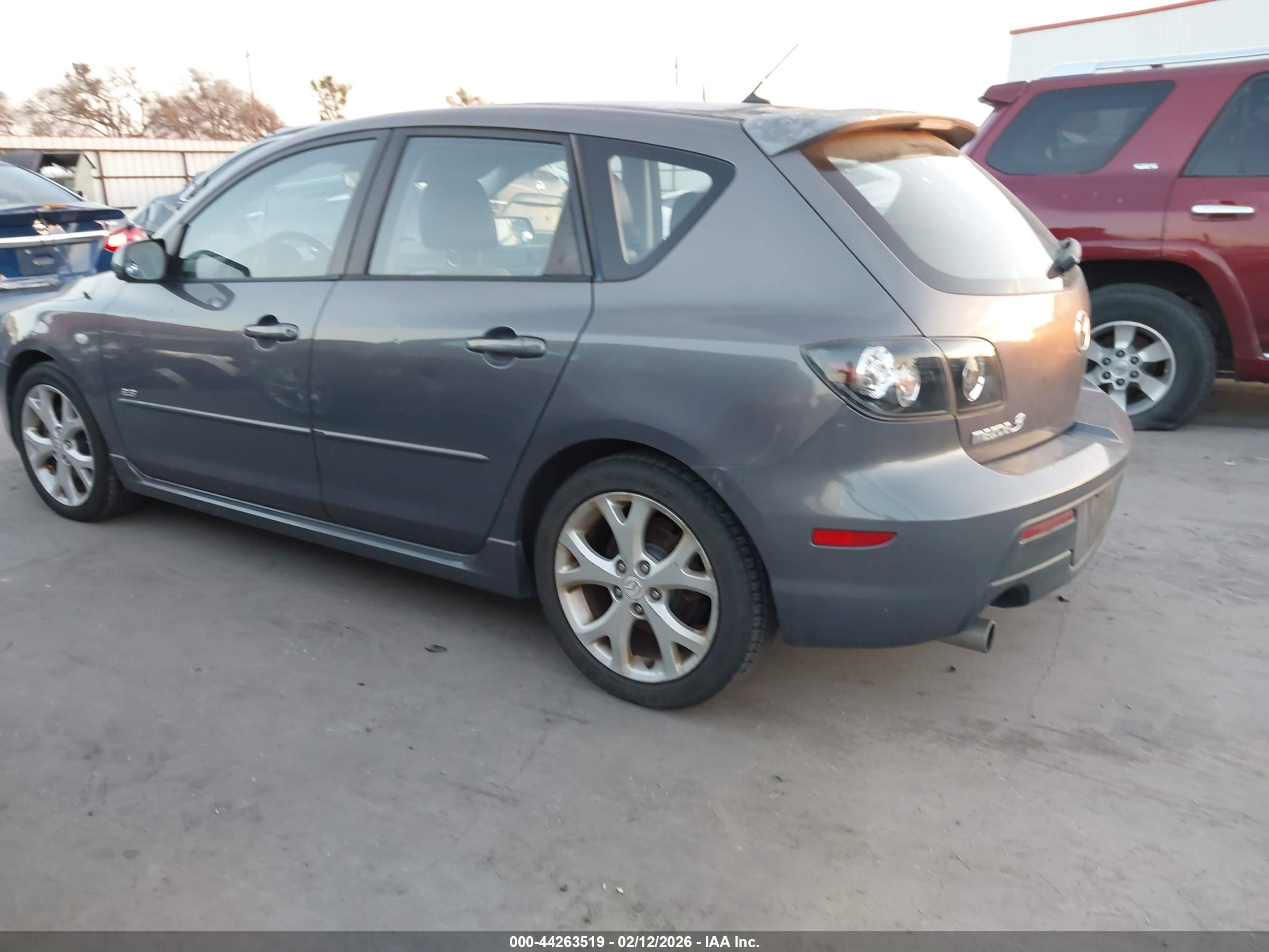 MAZDA MAZDA3 image 3