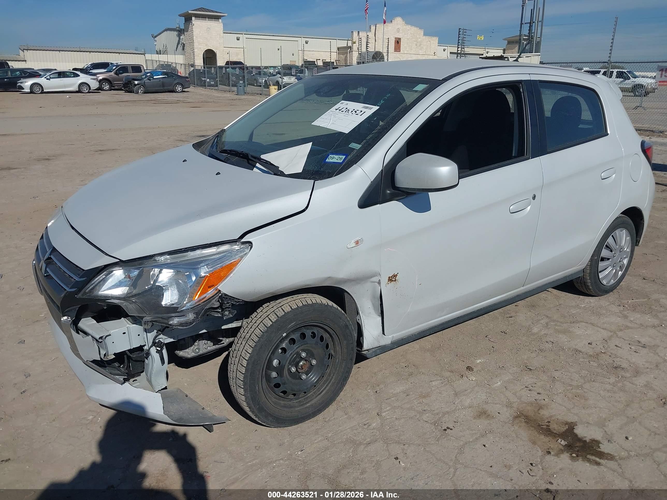 MITSUBISHI MIRAGE image 2