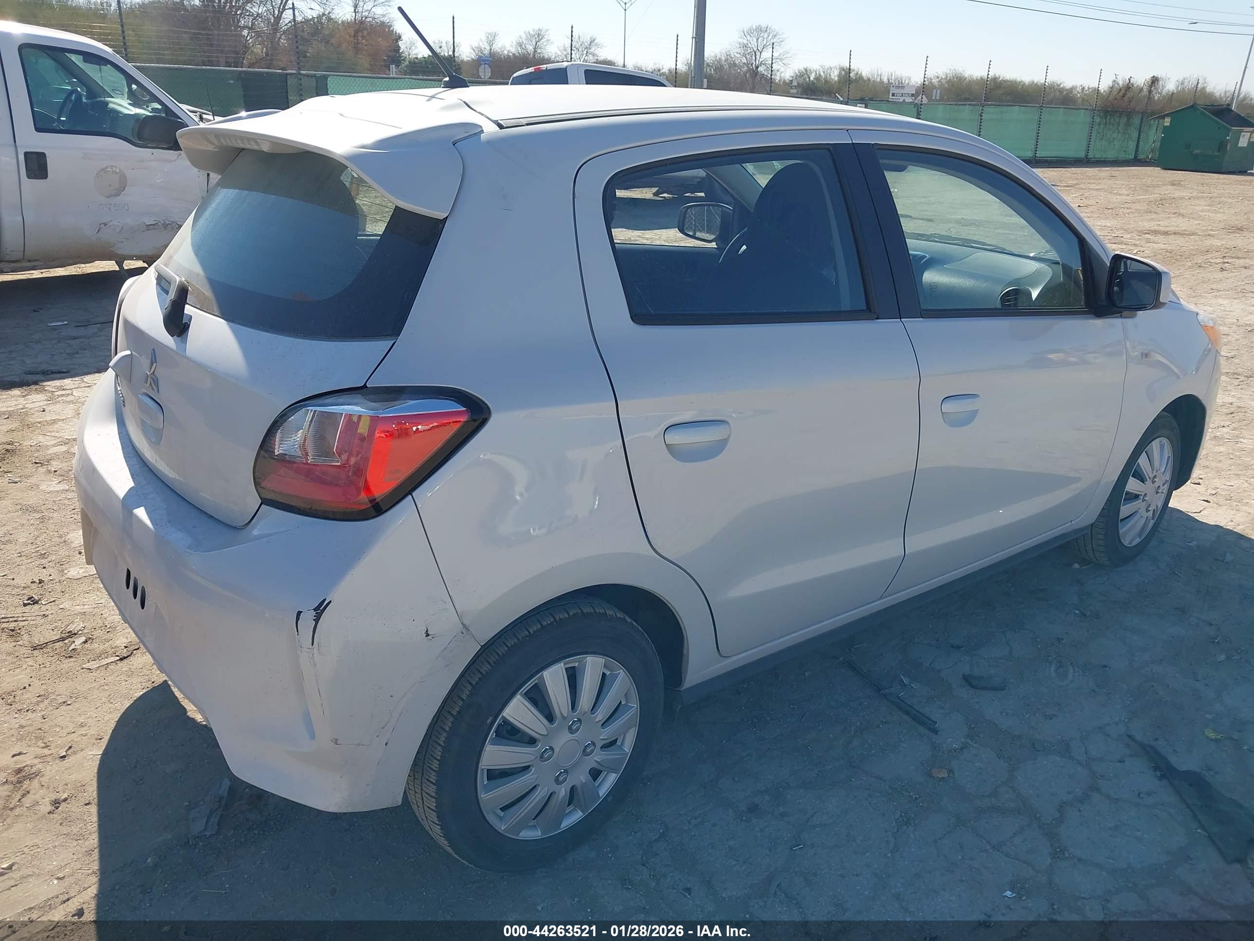 MITSUBISHI MIRAGE image 4
