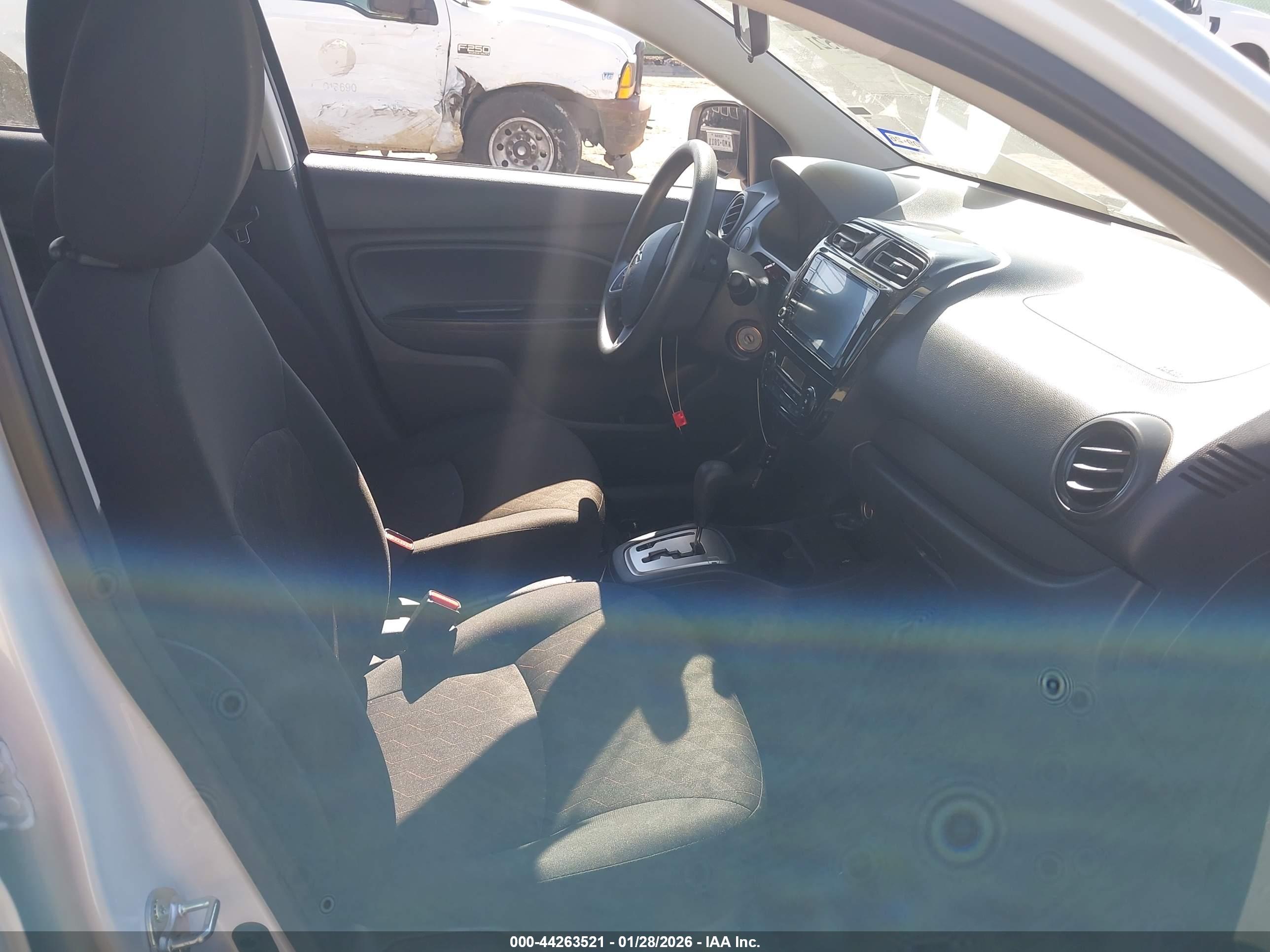 MITSUBISHI MIRAGE image 5