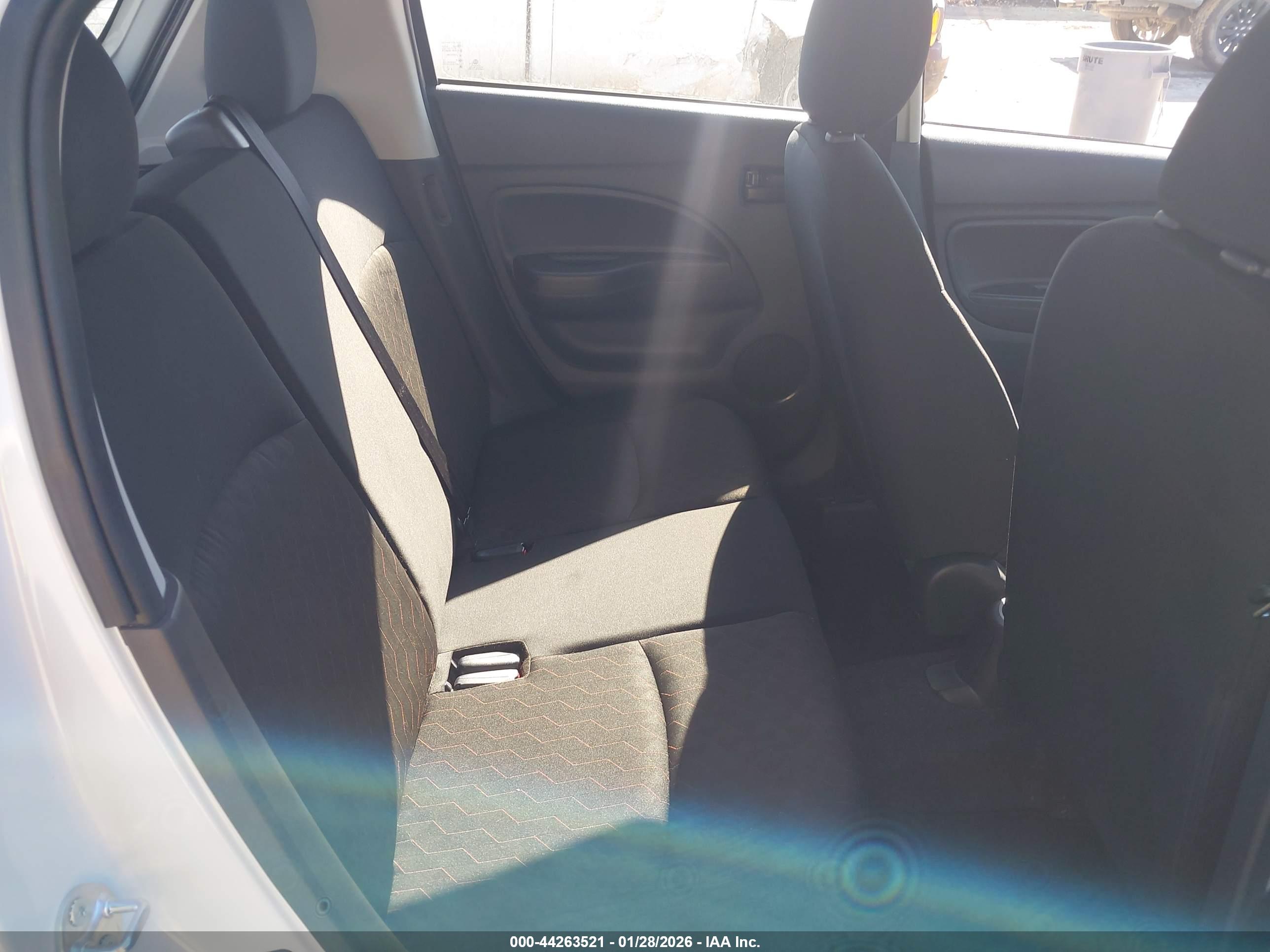 MITSUBISHI MIRAGE image 8