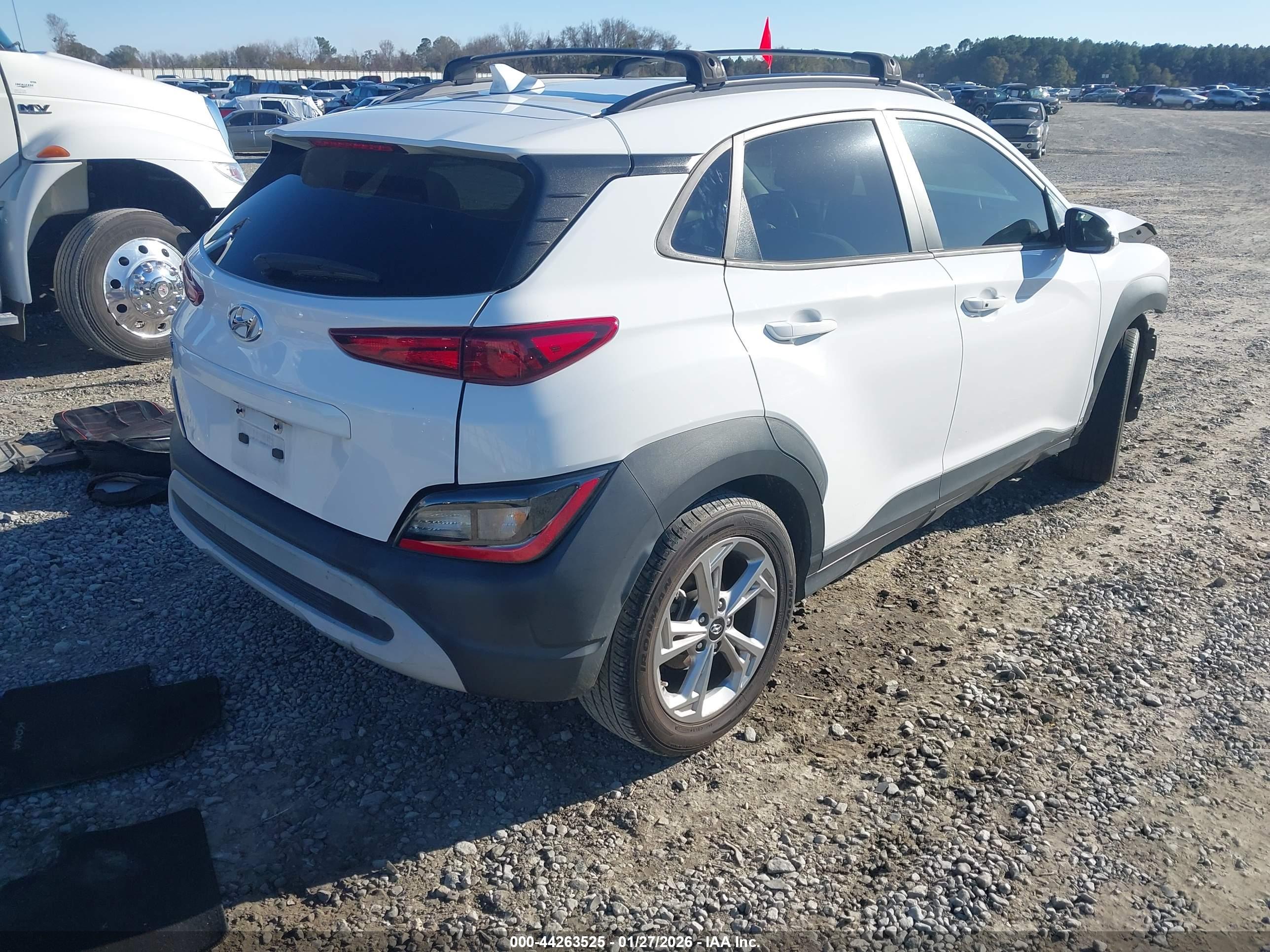 HYUNDAI KONA image 4