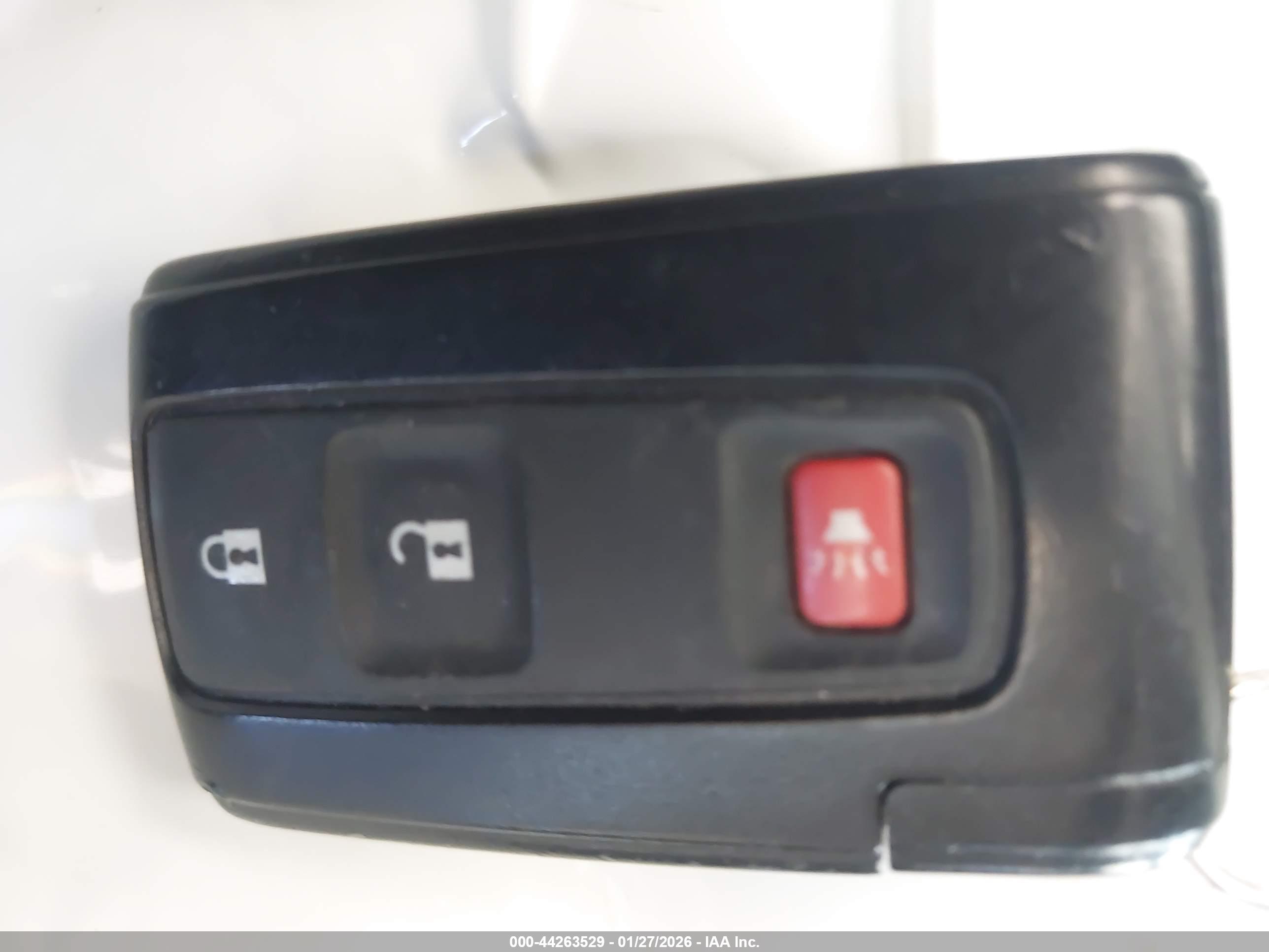TOYOTA PRIUS image 11