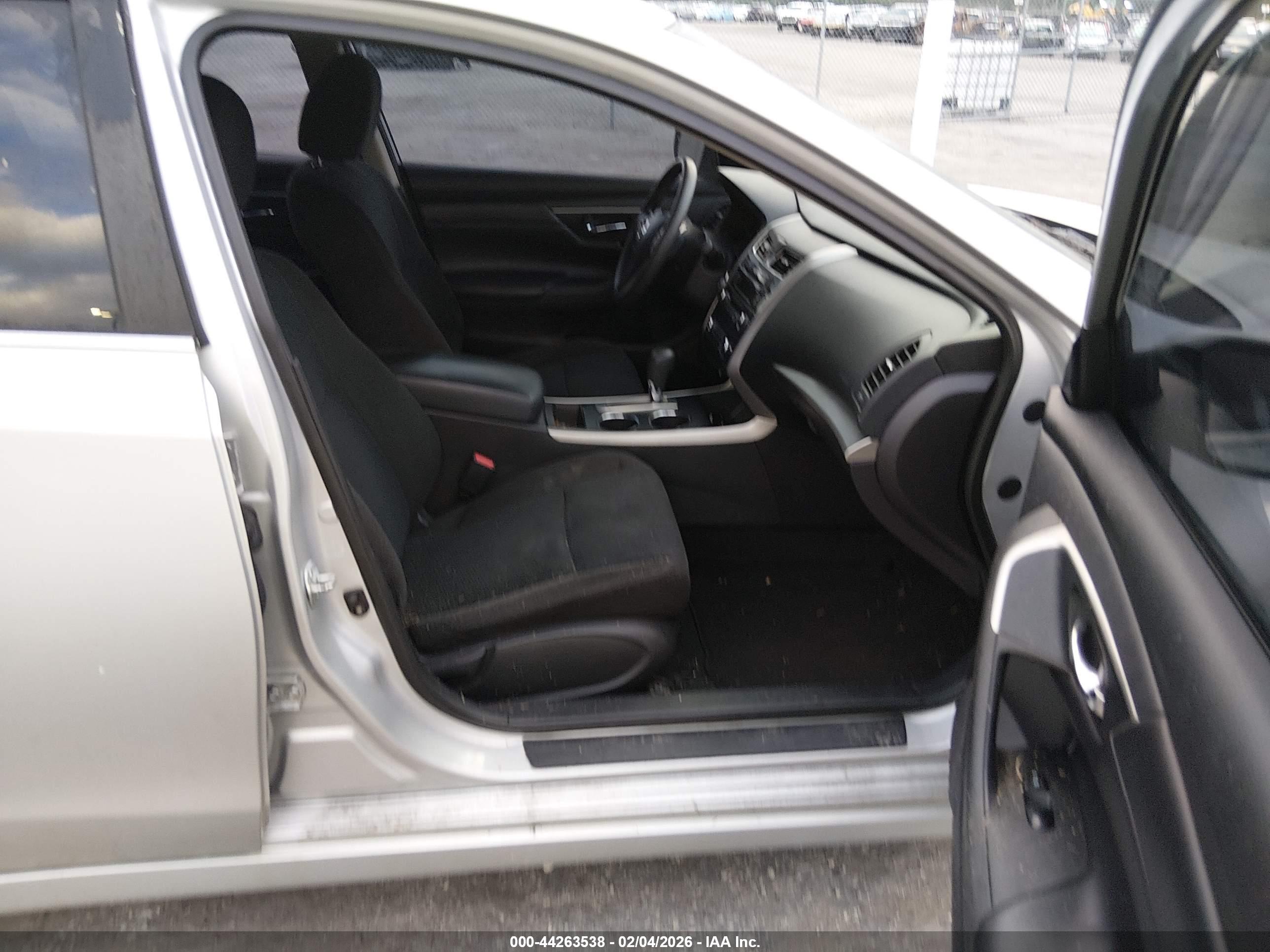 NISSAN ALTIMA image 5