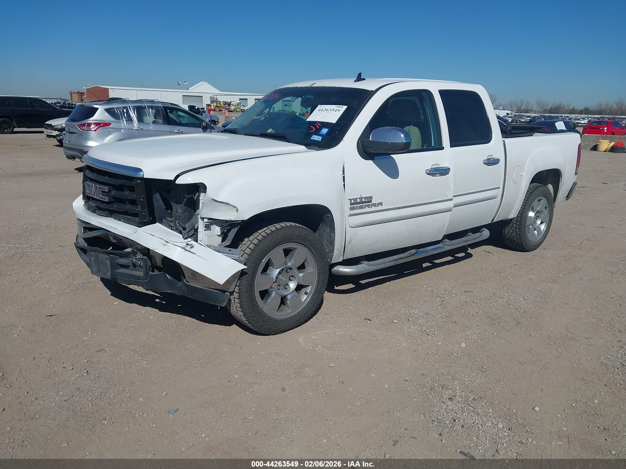 GMC SIERRA image 2