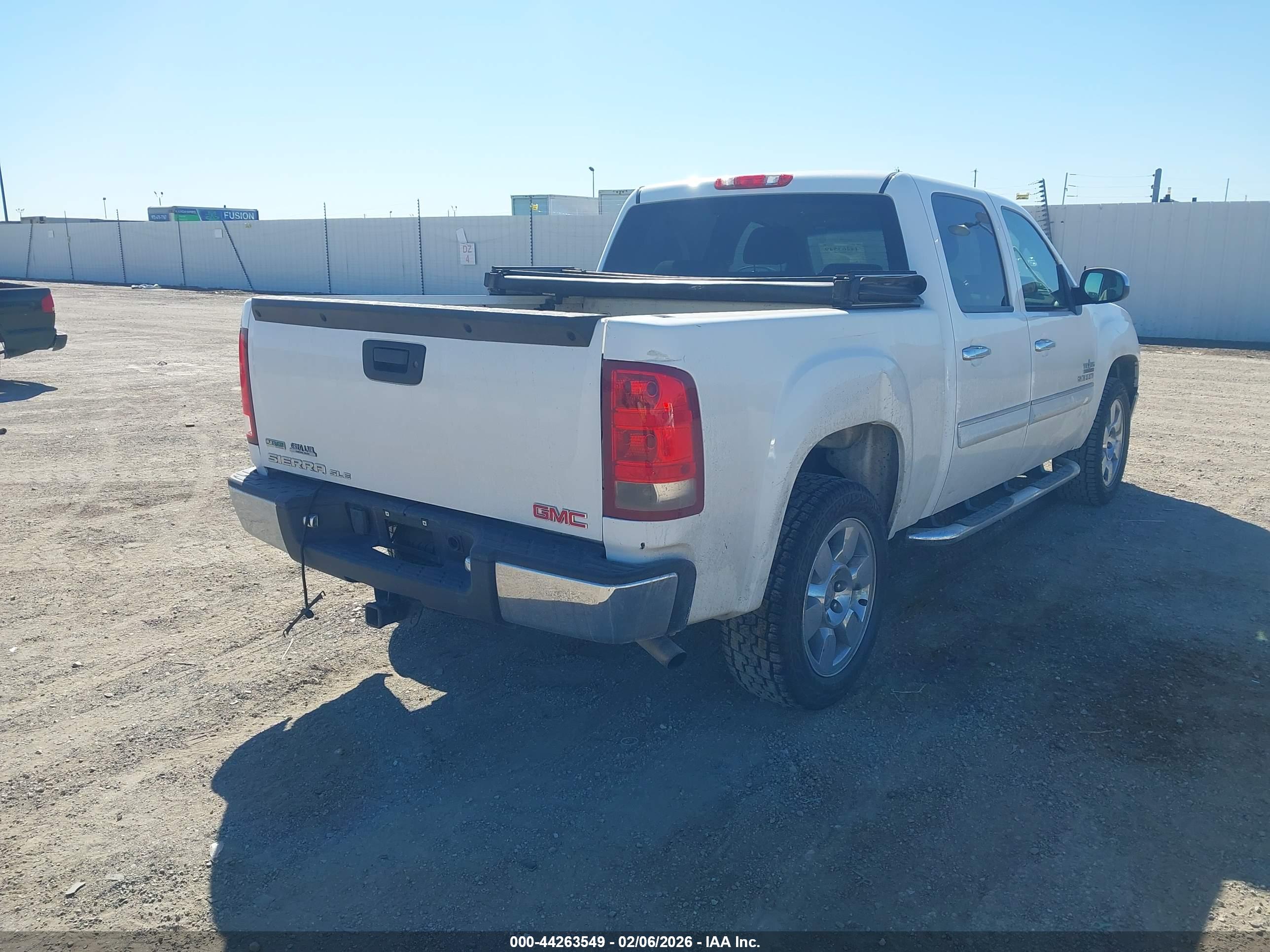 GMC SIERRA image 4