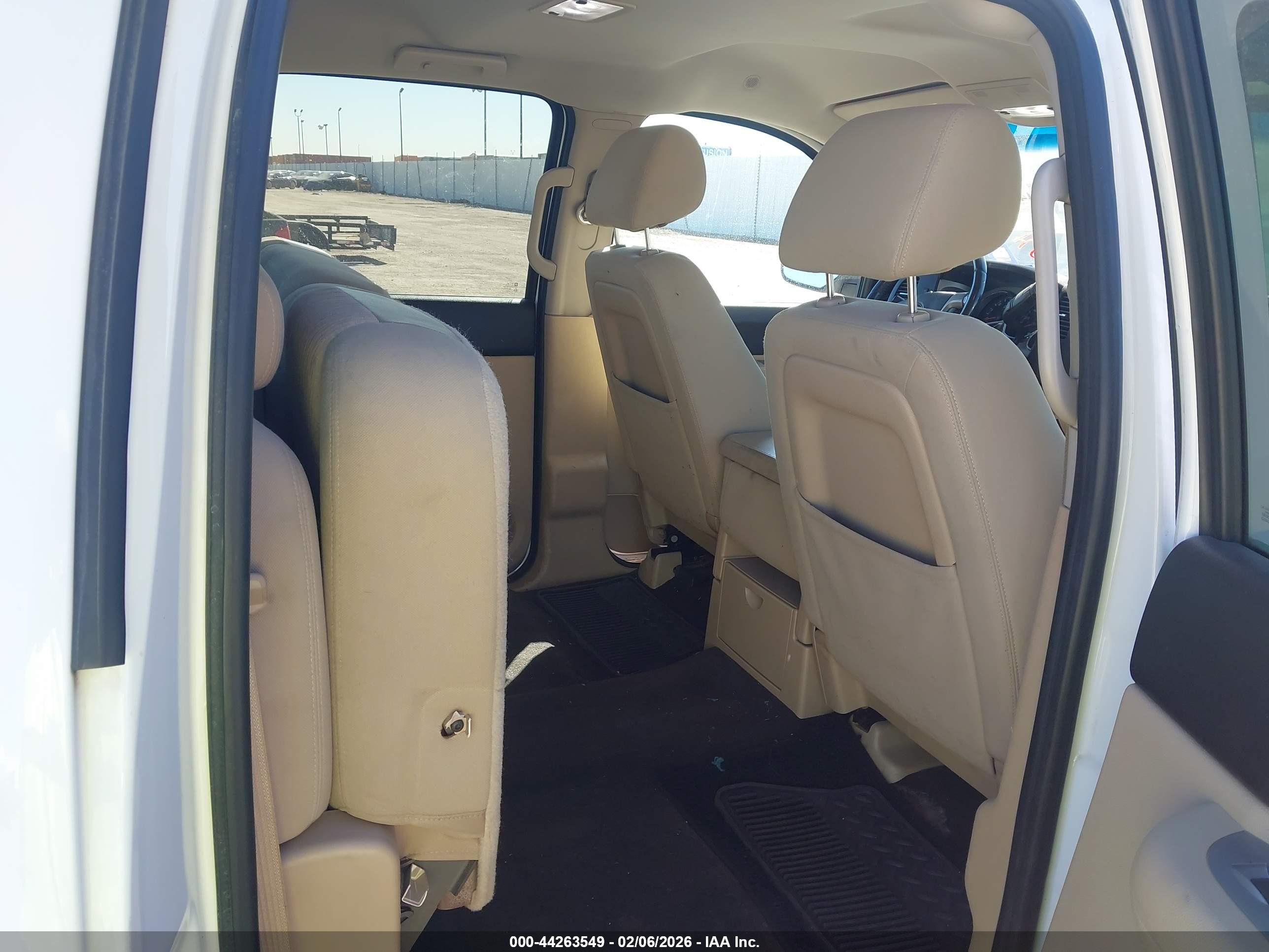 GMC SIERRA image 8