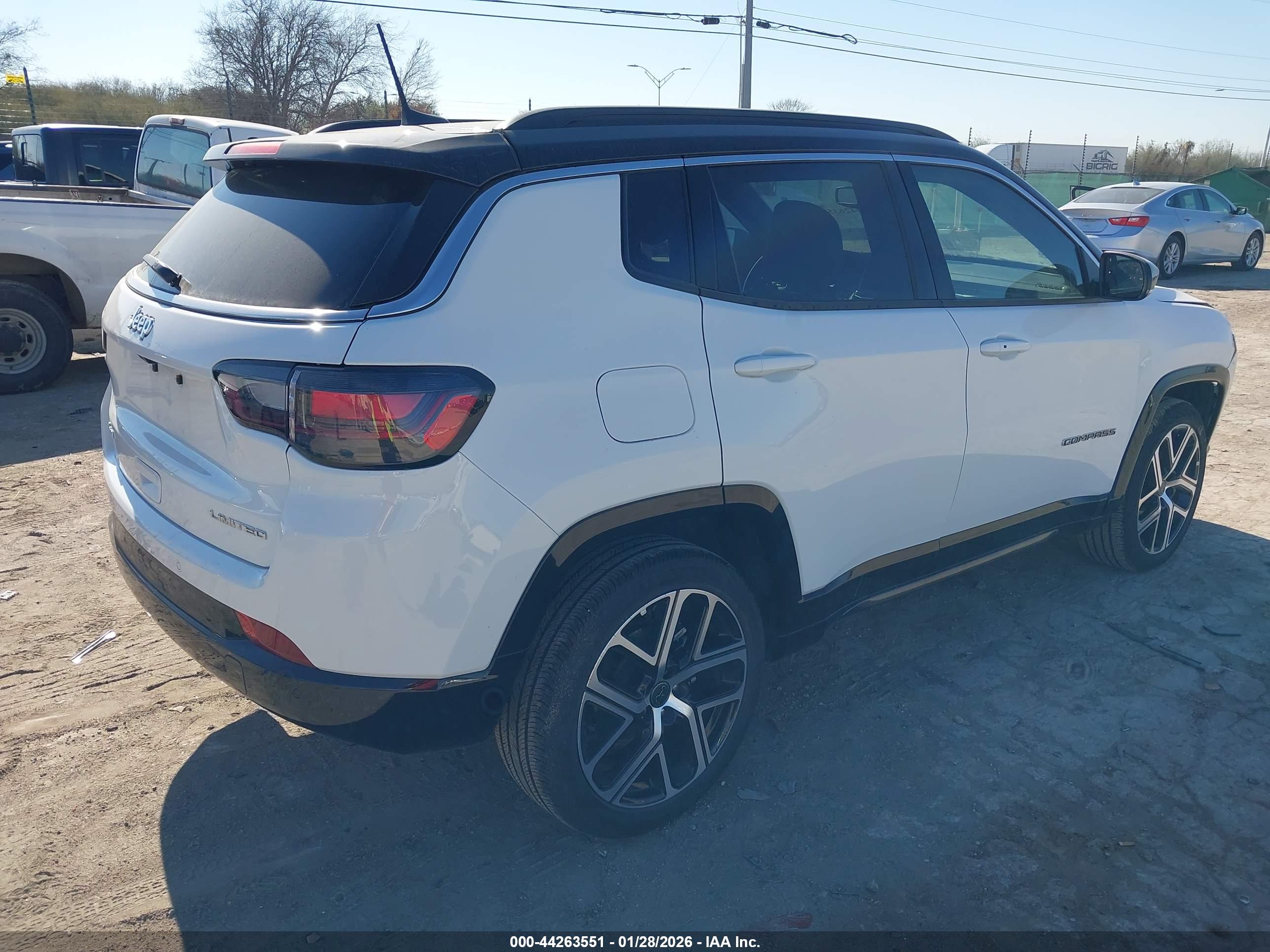 JEEP COMPASS image 4