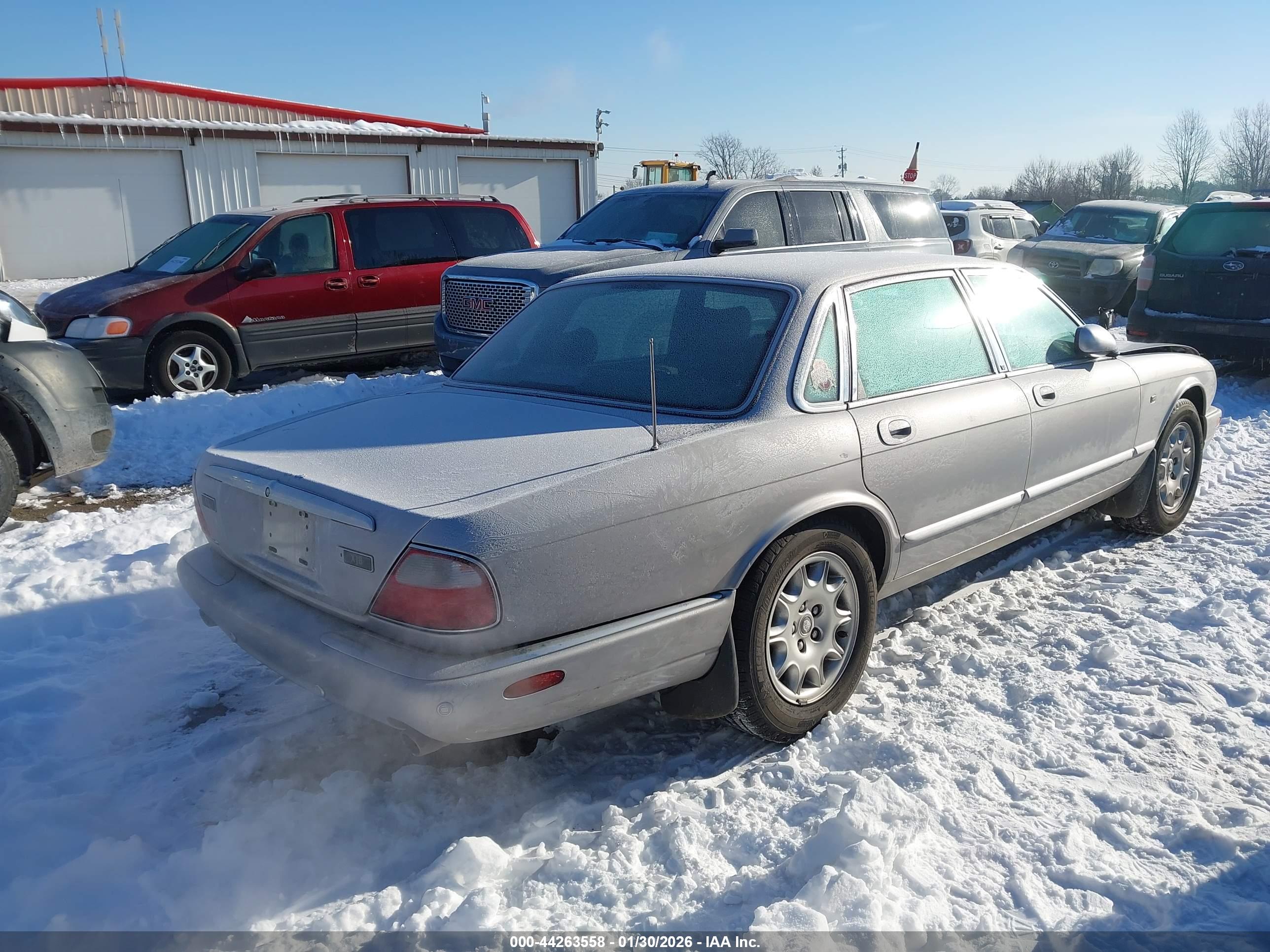 JAGUAR XJ image 4