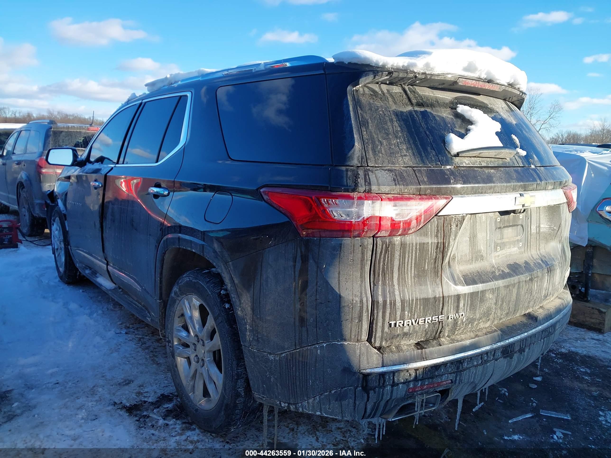 CHEVROLET TRAVERSE image 3
