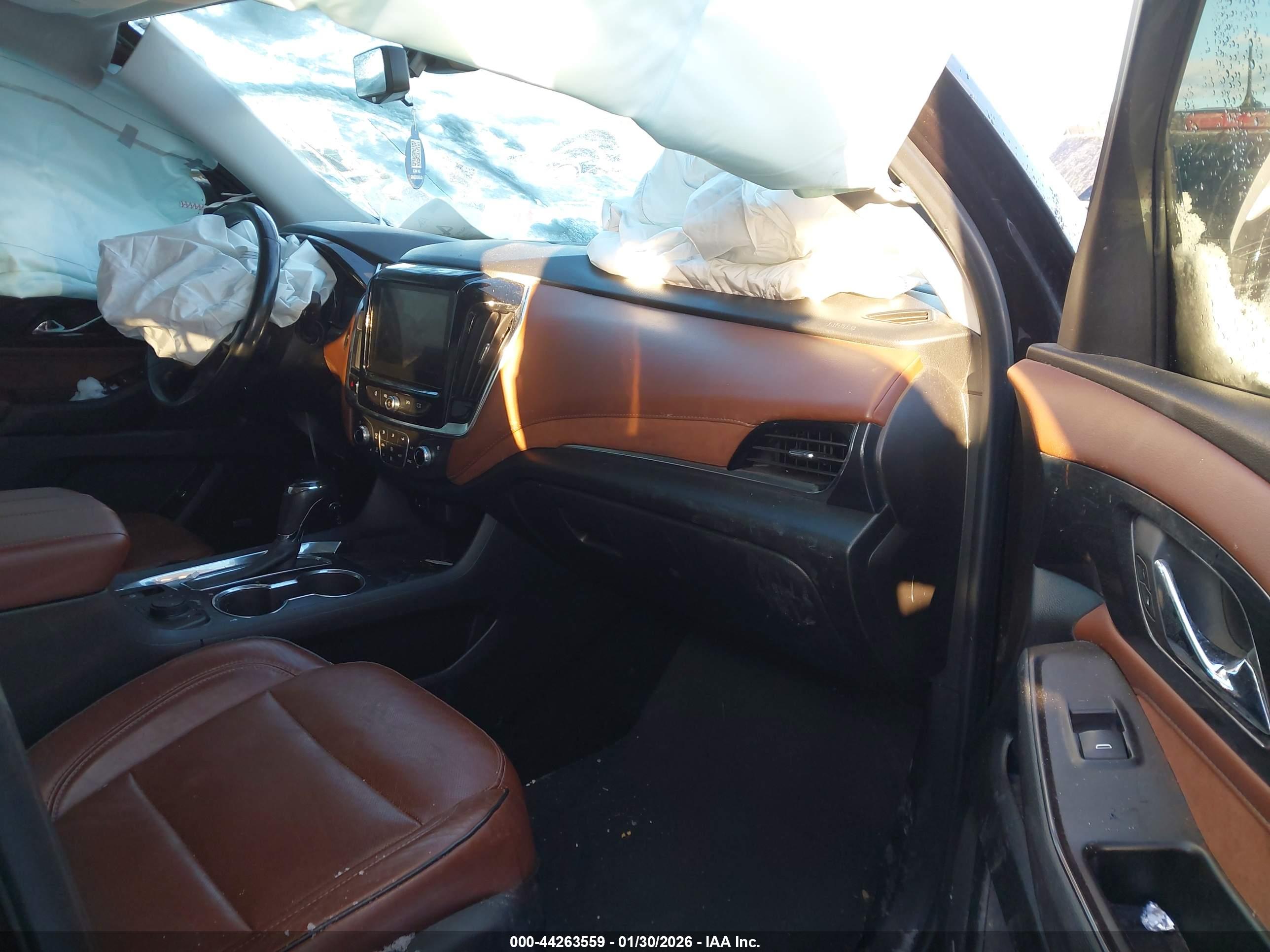 CHEVROLET TRAVERSE image 5