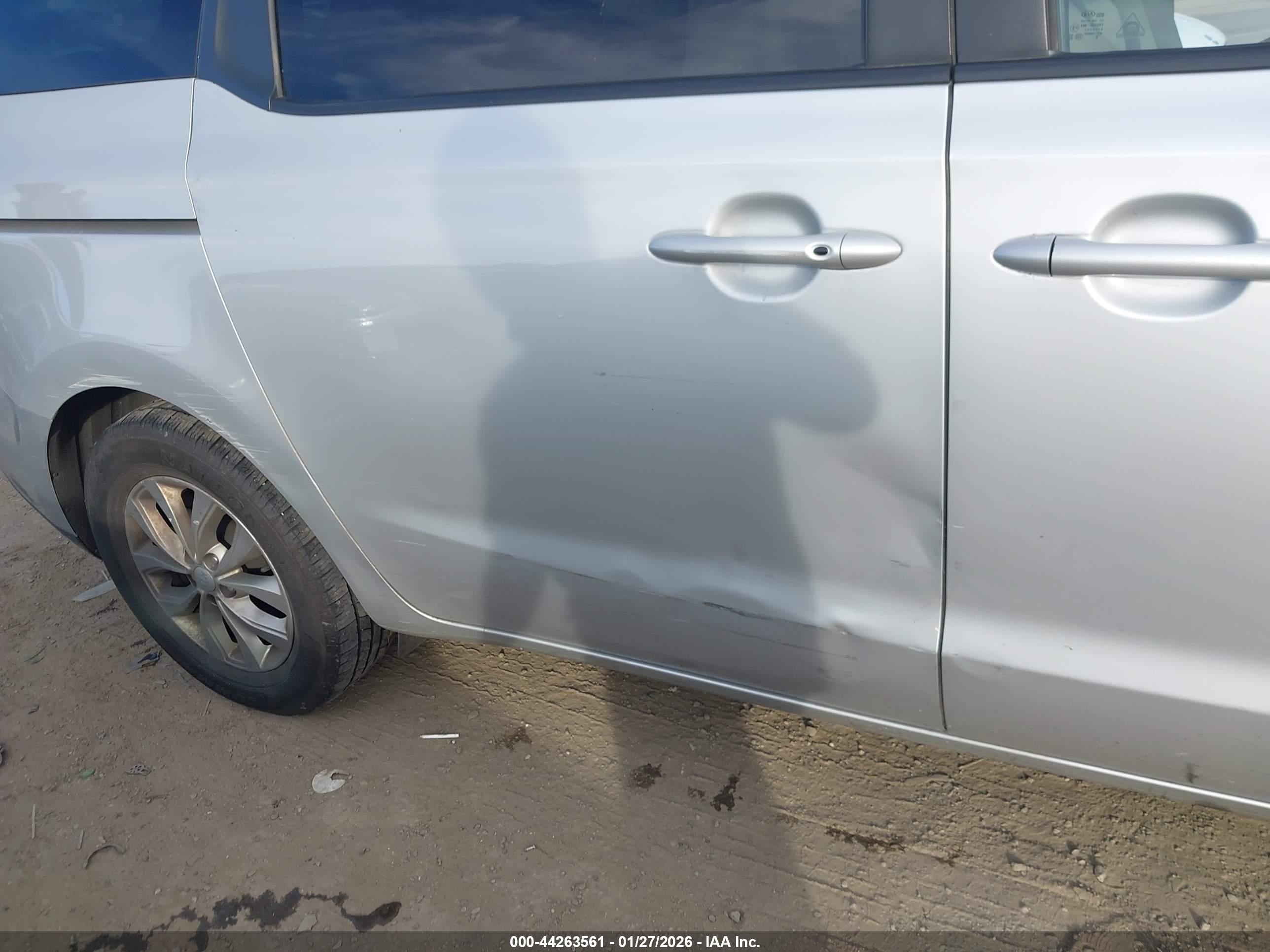 KIA SEDONA image 6