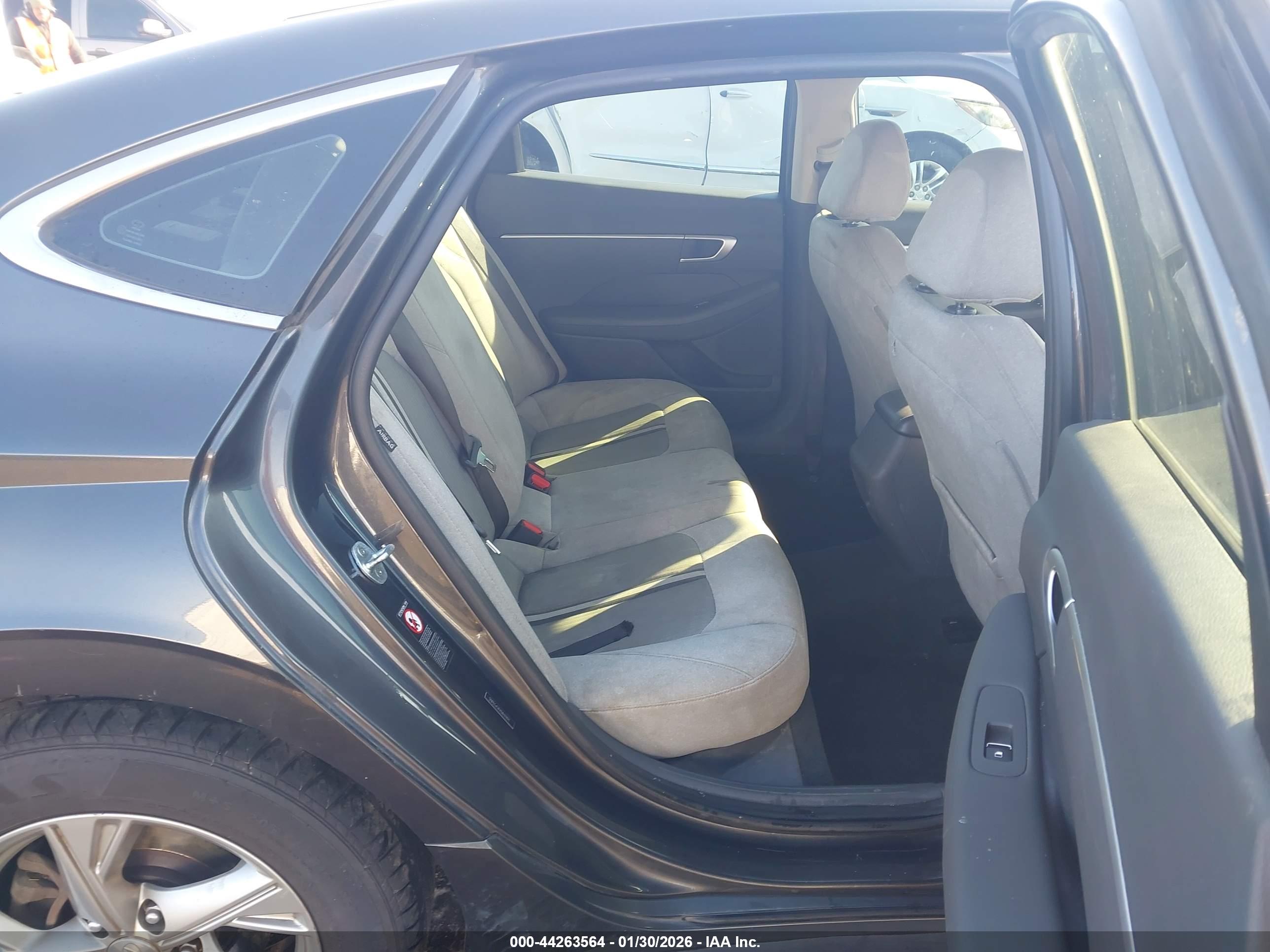 HYUNDAI SONATA image 8