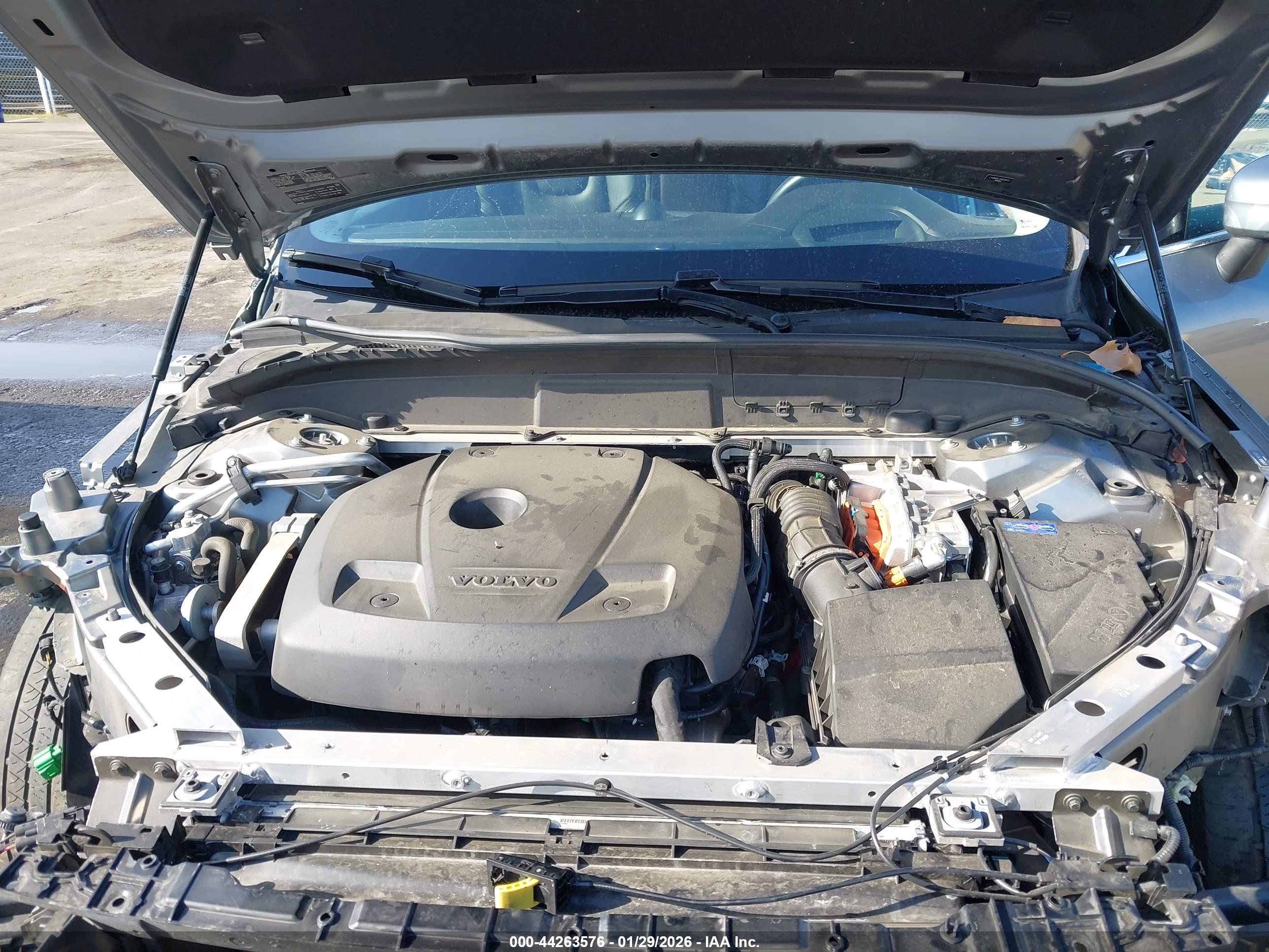 VOLVO XC60 image 10