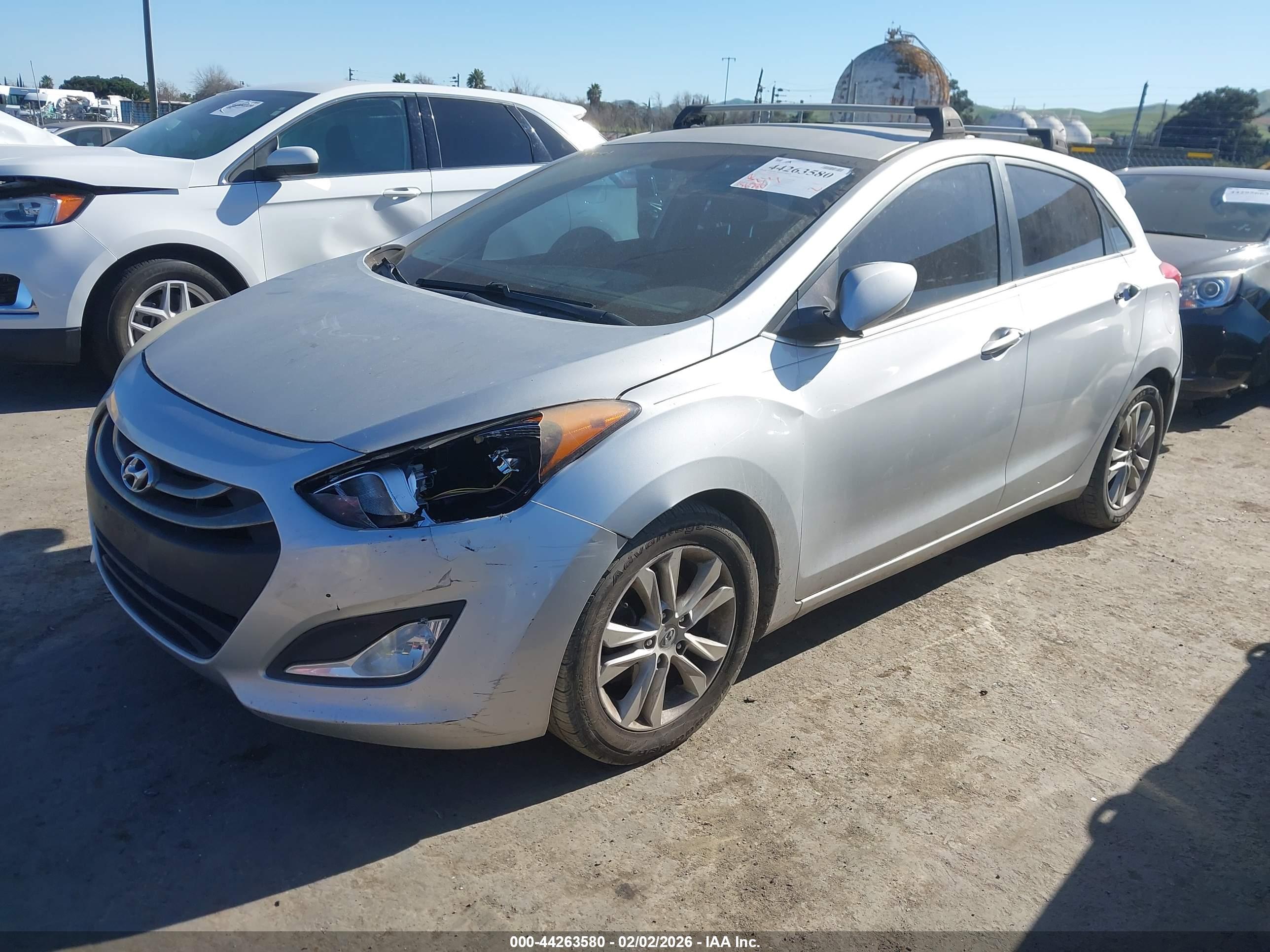 HYUNDAI ELANTRA image 2
